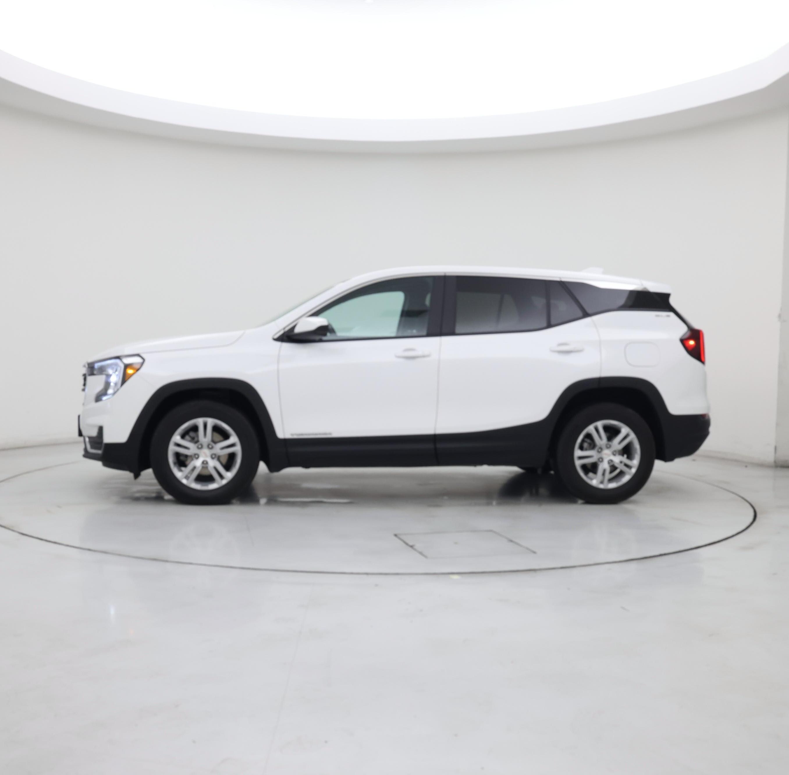 Thumbnail: 2024 GMC Terrain - 3