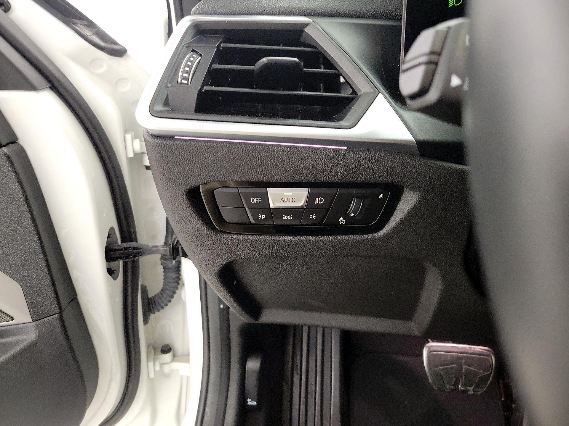 Thumbnail: 2024 BMW 3 Series - 13