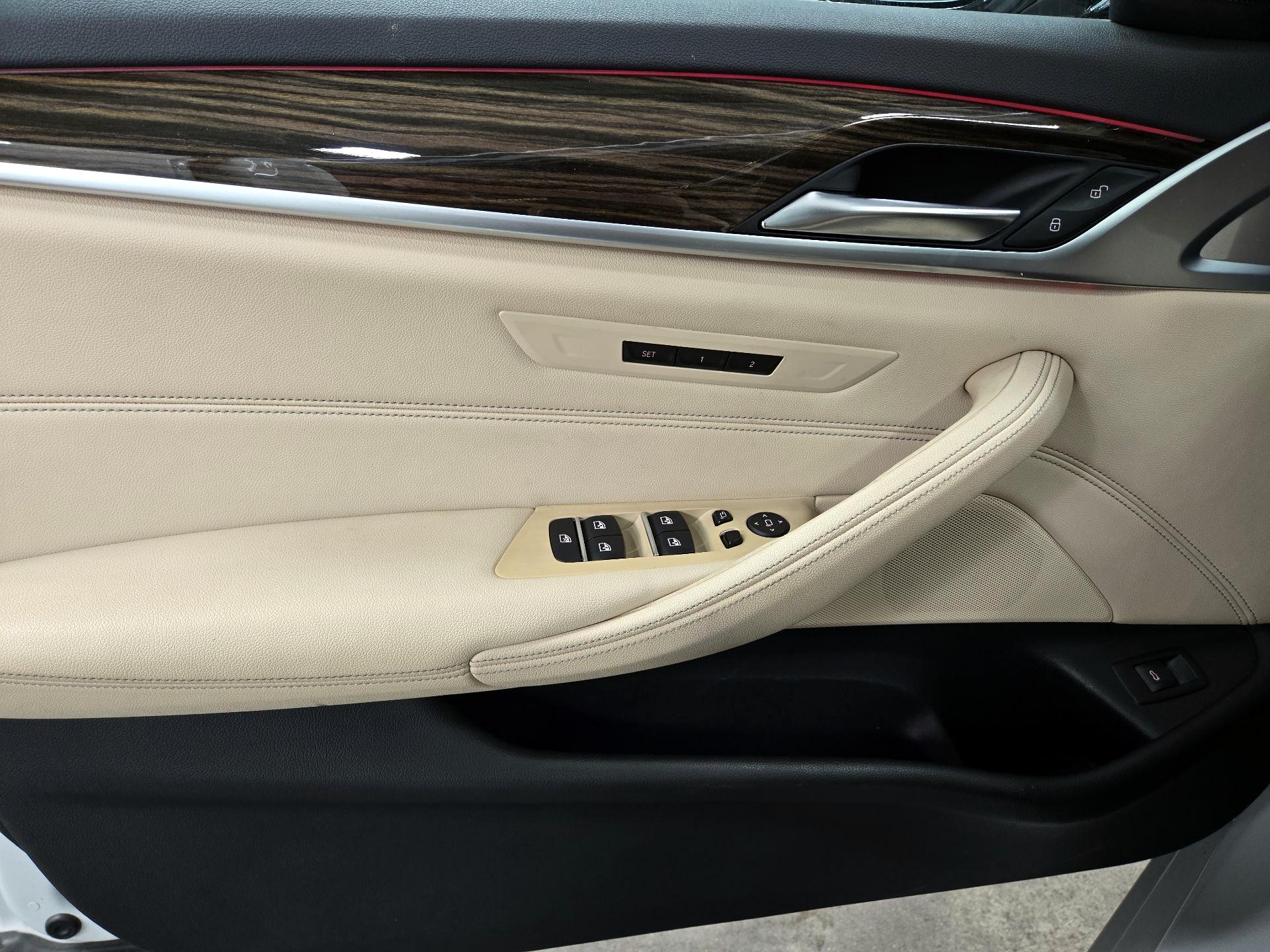 Thumbnail: 2023 BMW 5 Series - 12