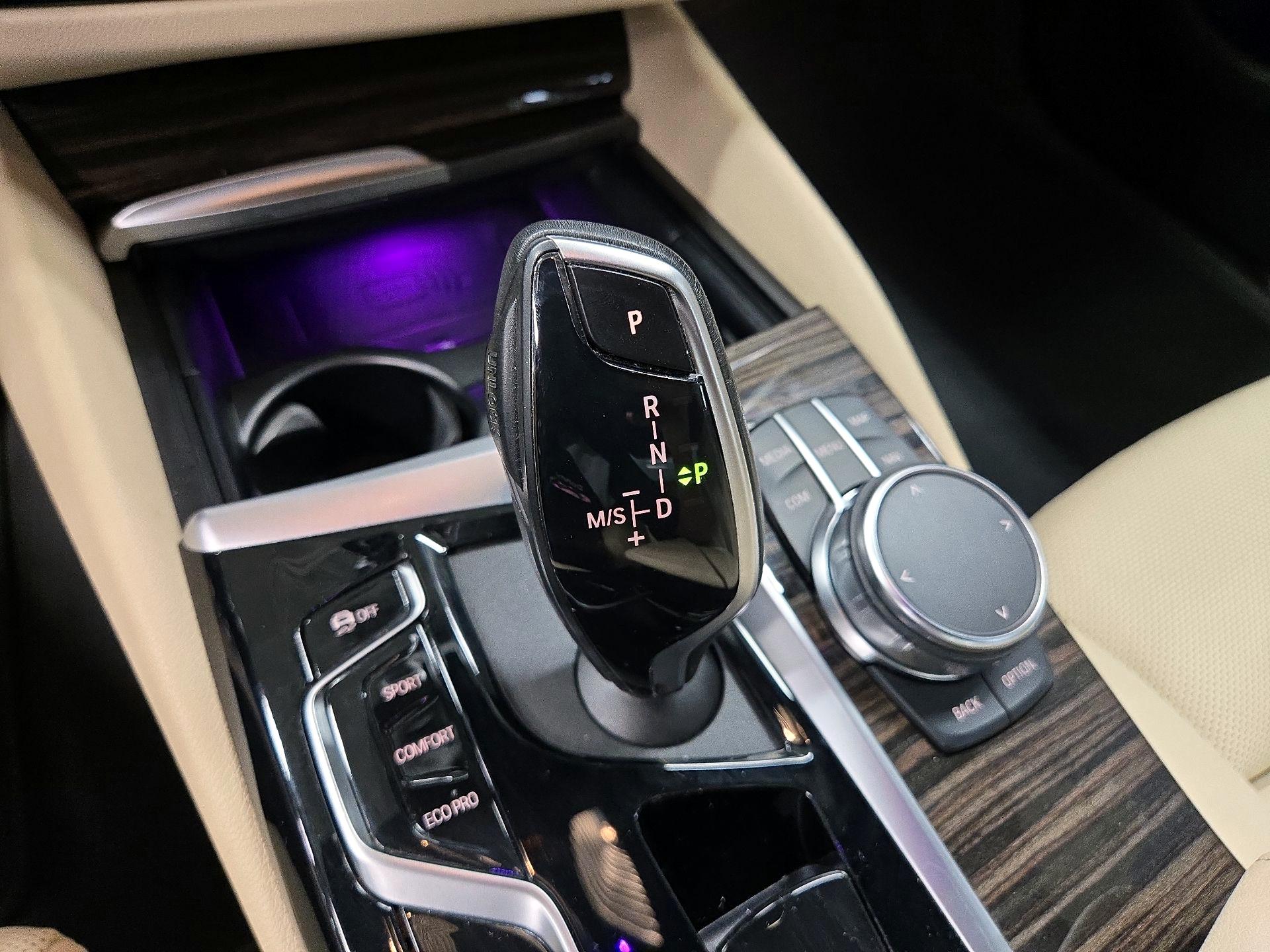 Thumbnail: 2023 BMW 5 Series - 18
