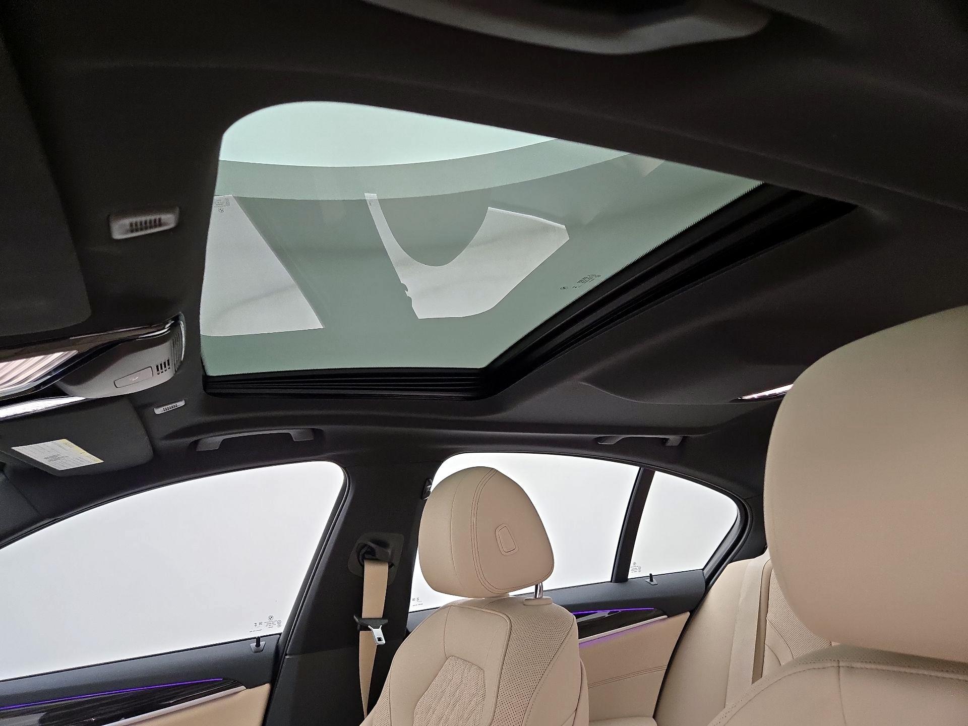 Thumbnail: 2023 BMW 5 Series - 20