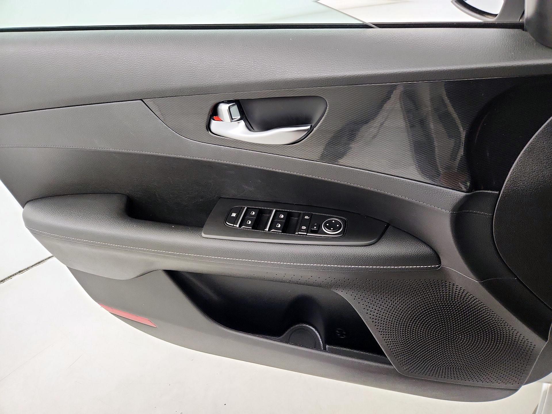 Thumbnail: 2023 Kia Forte - 12