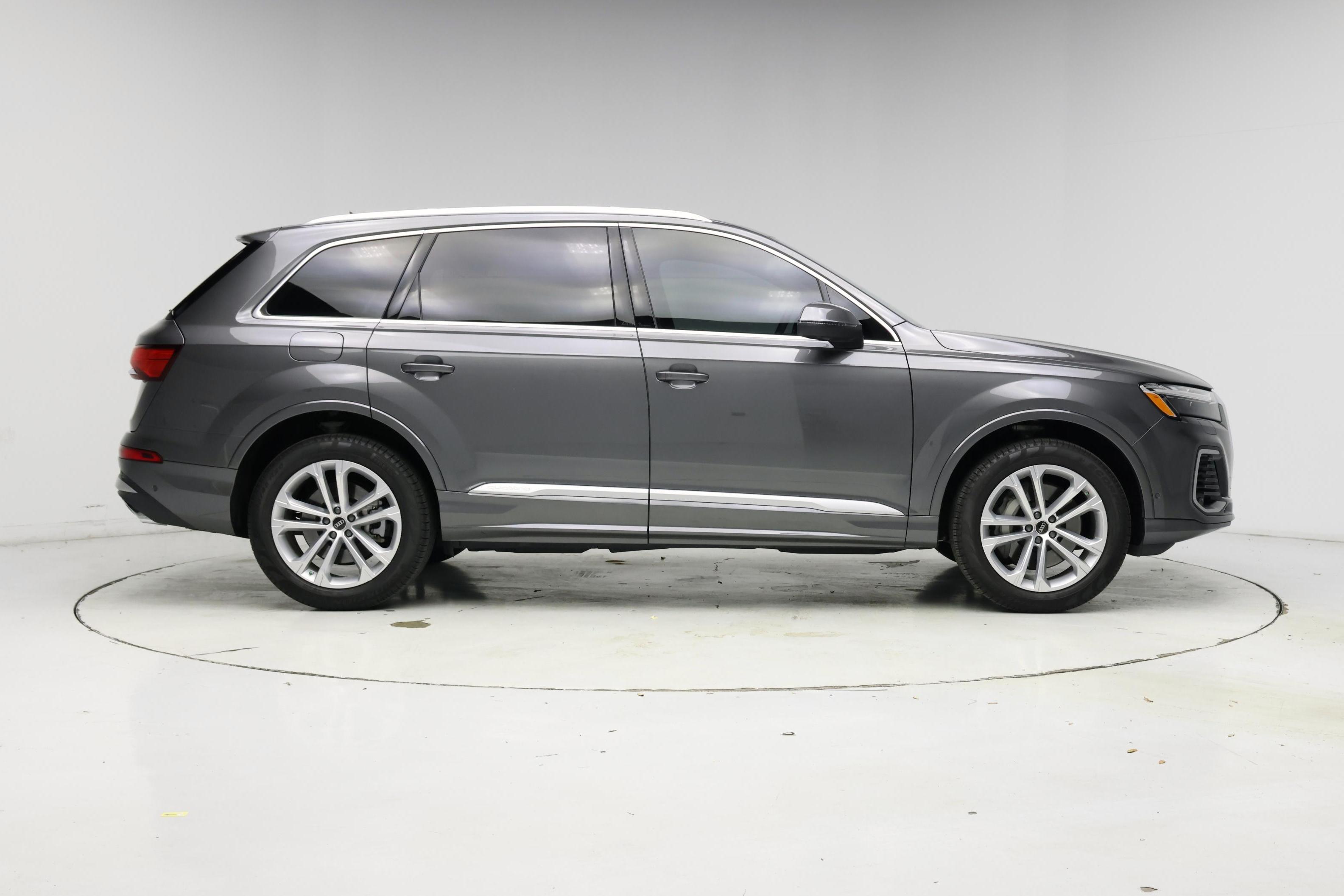 Thumbnail: 2025 Audi Q7 - 7