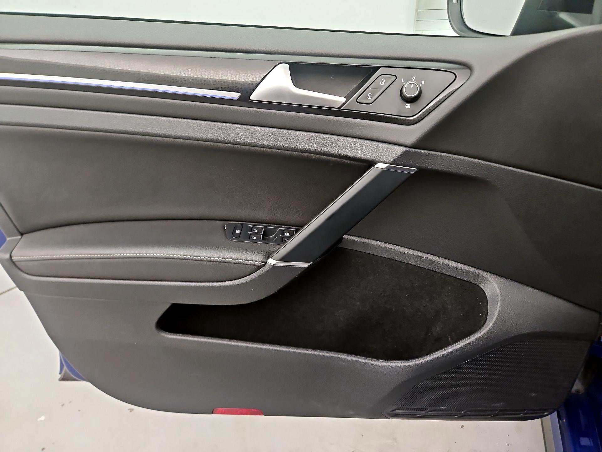 Thumbnail: 2018 Volkswagen Golf - 12