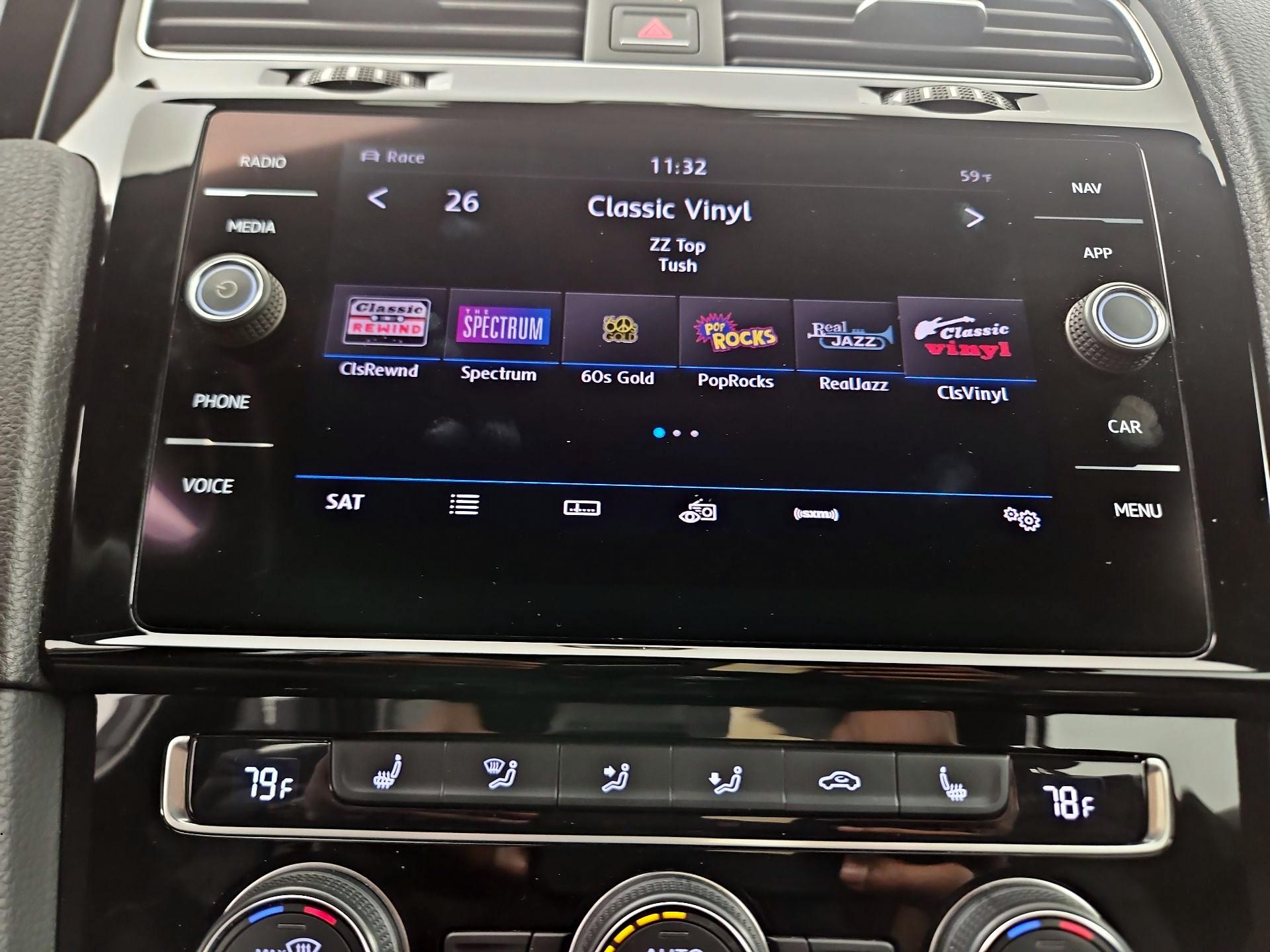 Thumbnail: 2018 Volkswagen Golf - 14