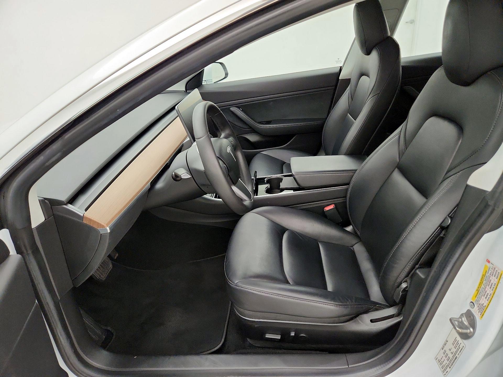 Thumbnail: 2019 Tesla Model 3 - 11