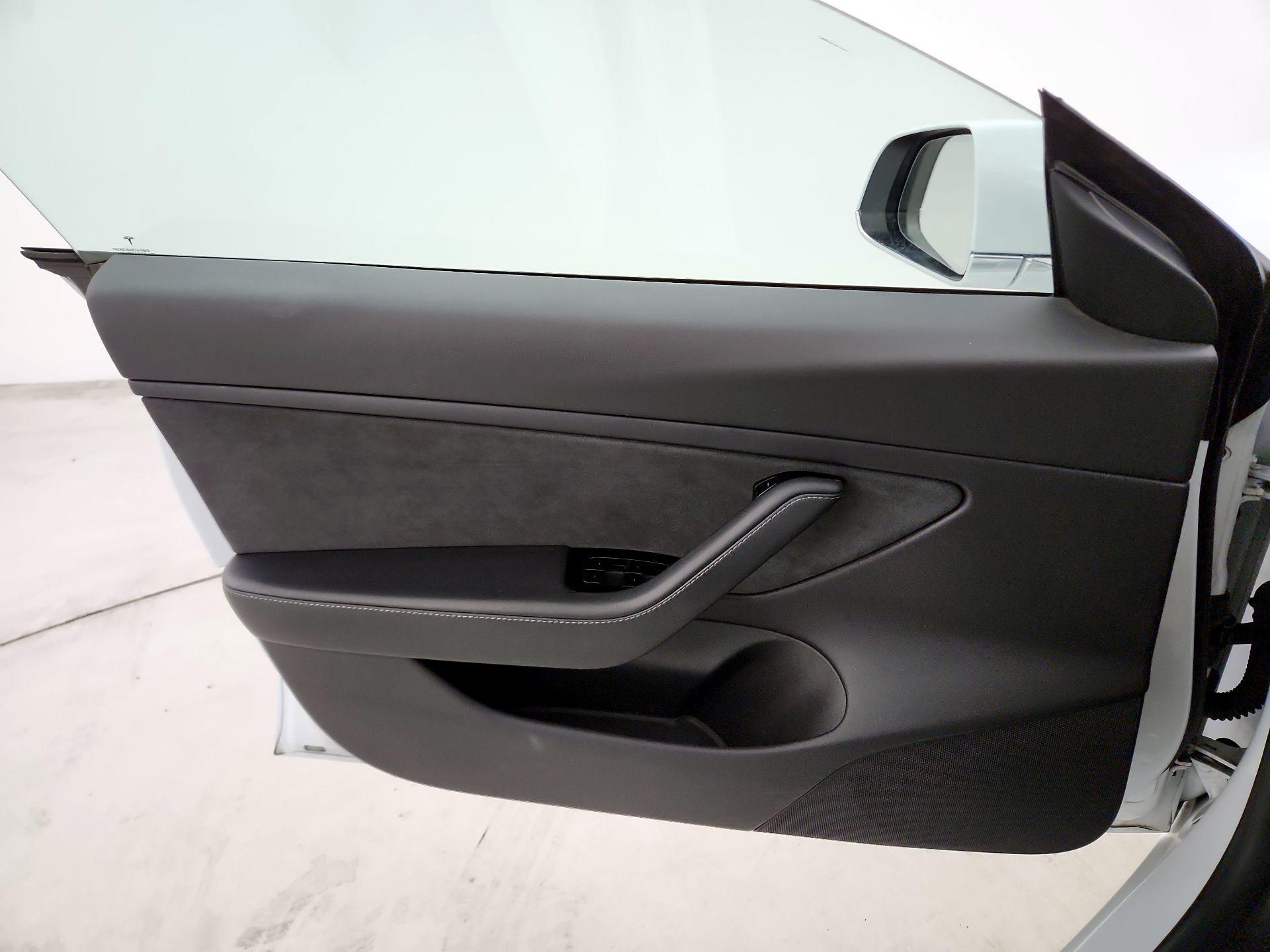 Thumbnail: 2019 Tesla Model 3 - 12