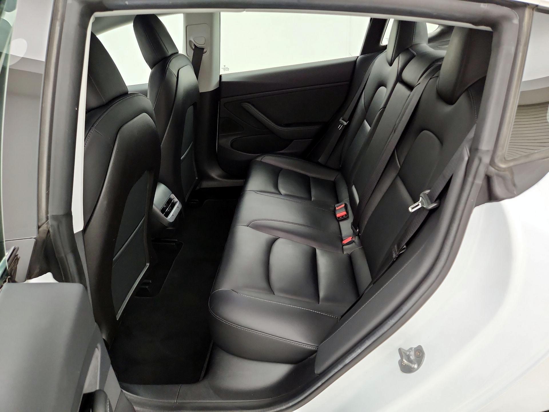 Thumbnail: 2019 Tesla Model 3 - 20