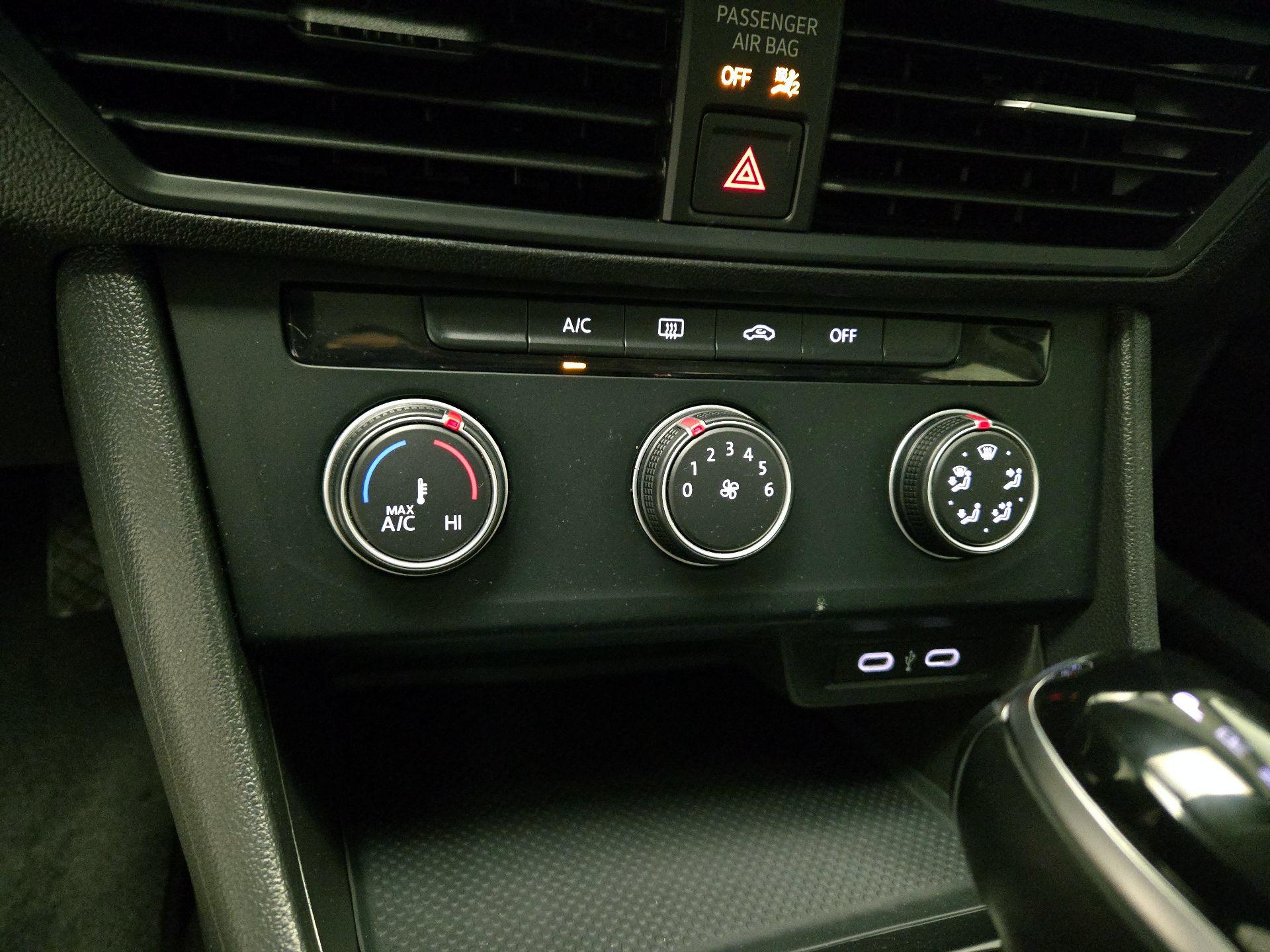 Thumbnail: 2024 Volkswagen Jetta - 16