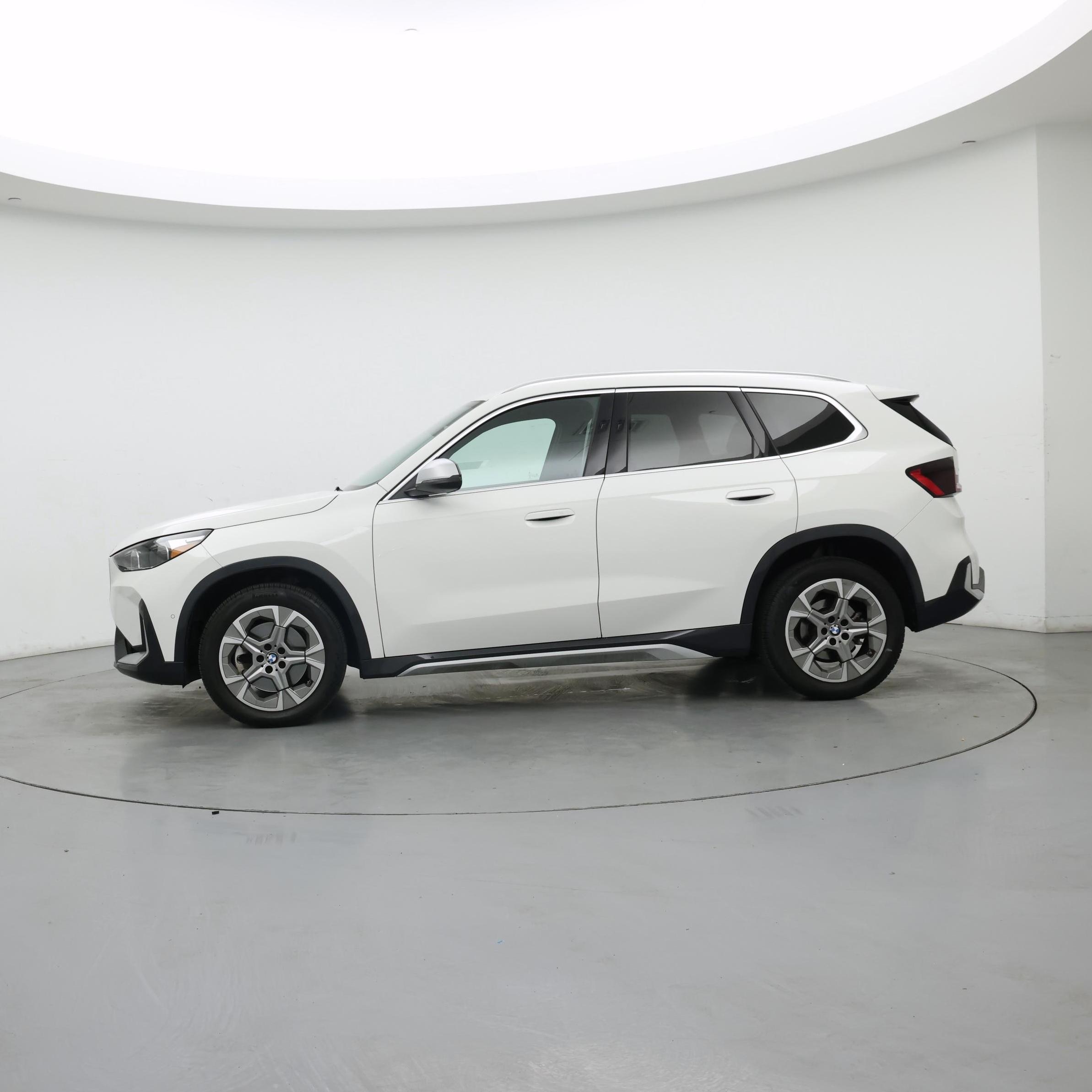 Thumbnail: 2024 BMW X1 - 3