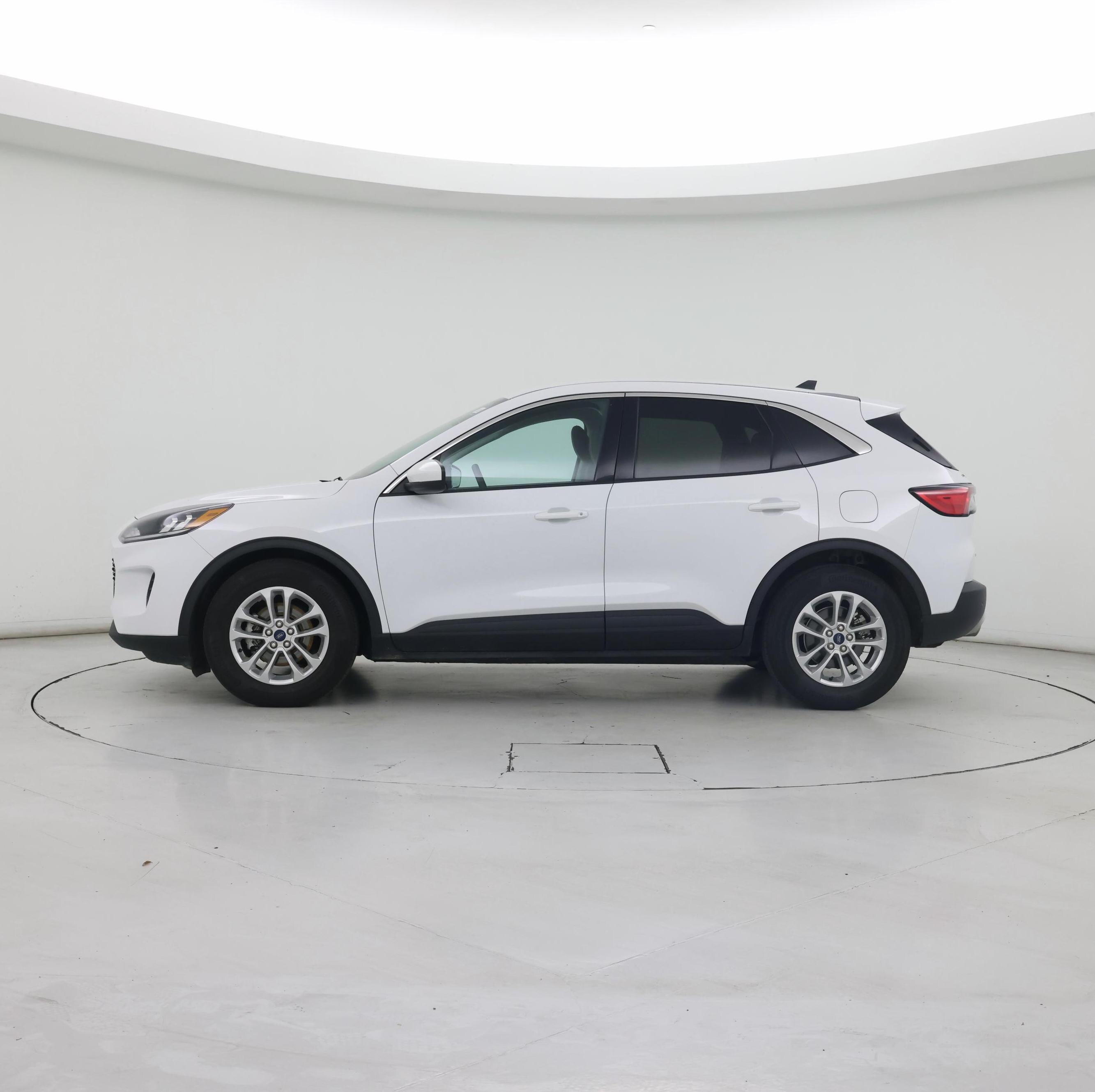 Thumbnail: 2021 Ford Escape - 3