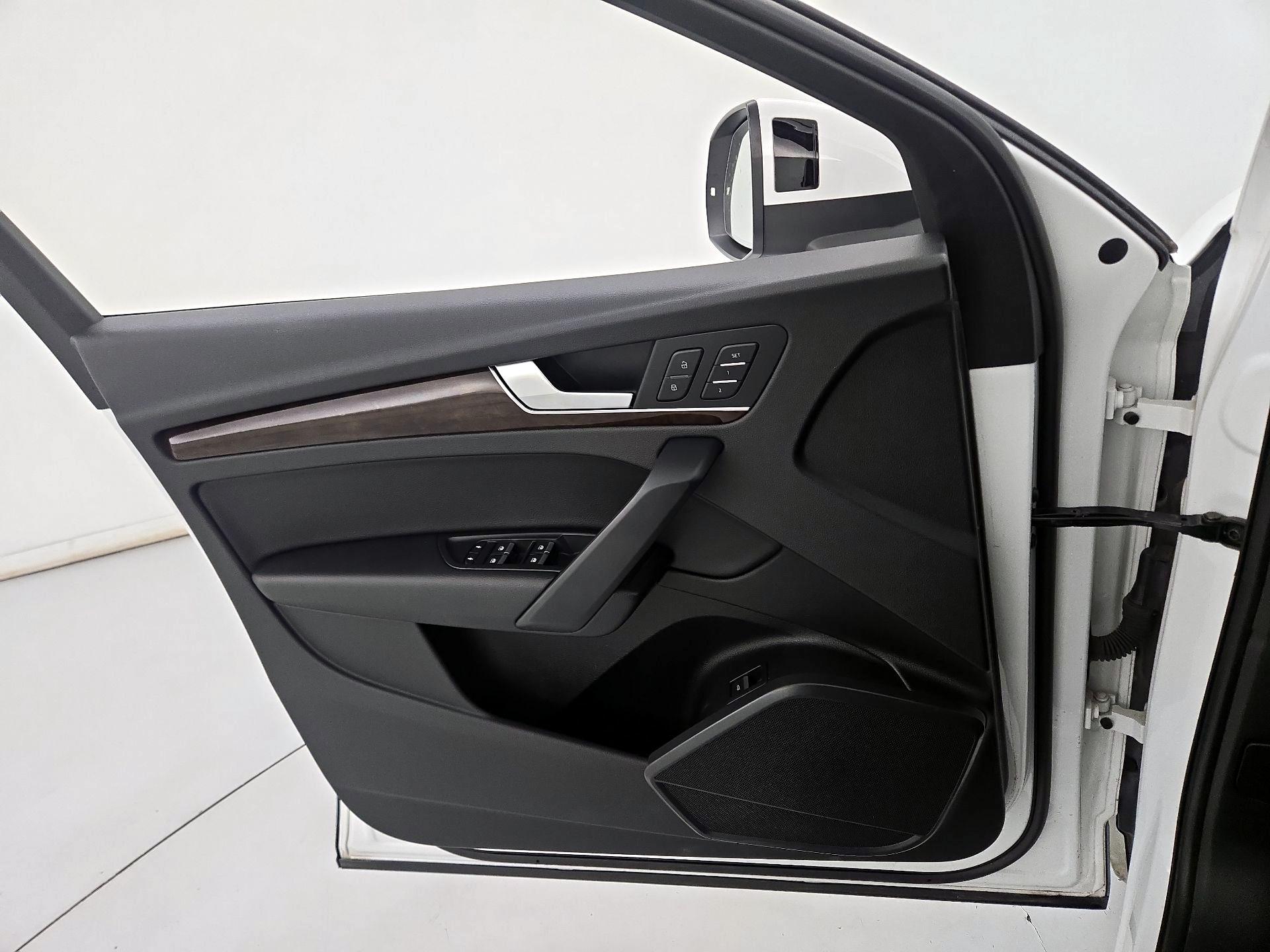 Thumbnail: 2019 Audi Q5 - 12