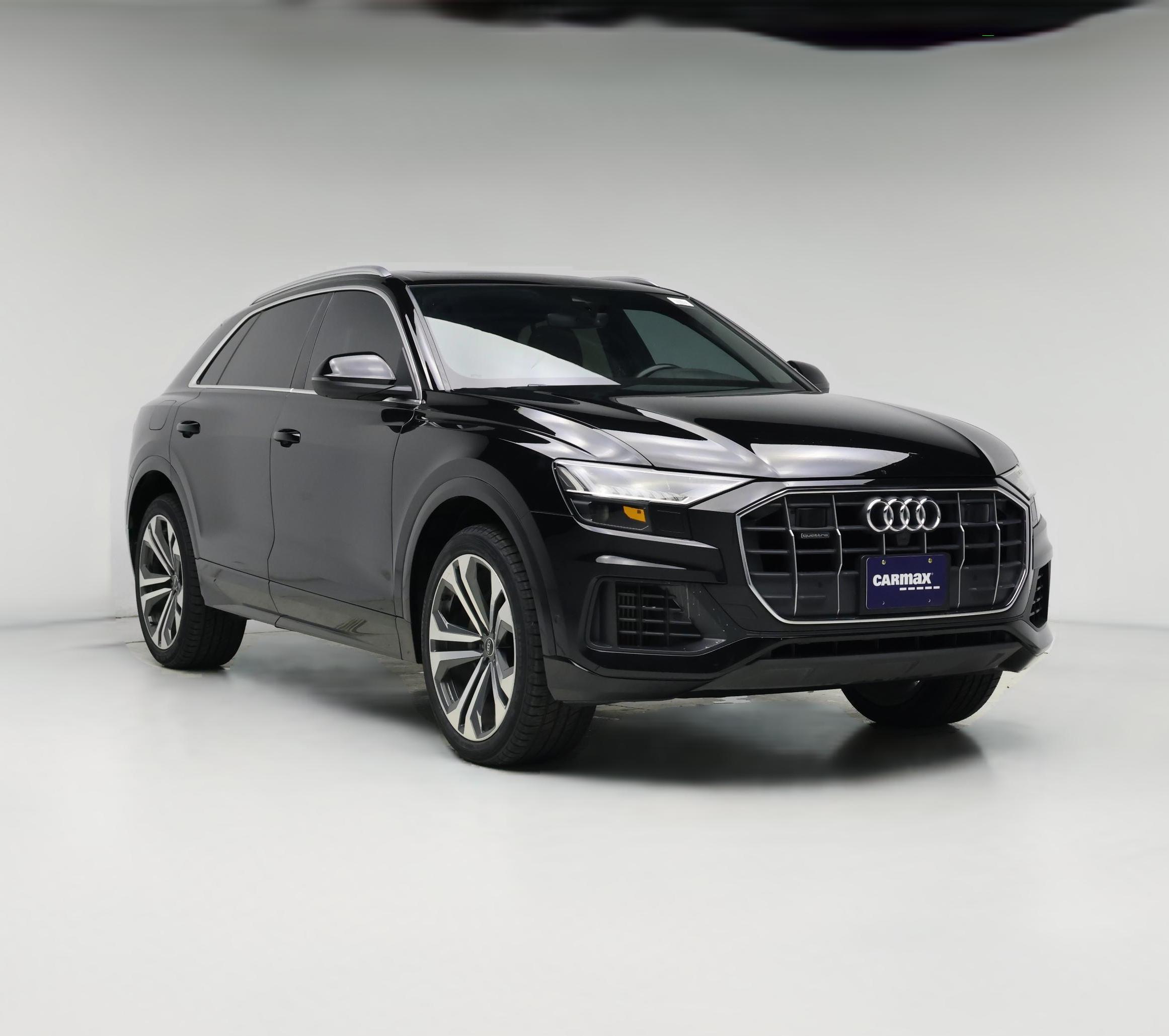 Thumbnail: 2022 Audi Q8 - 1