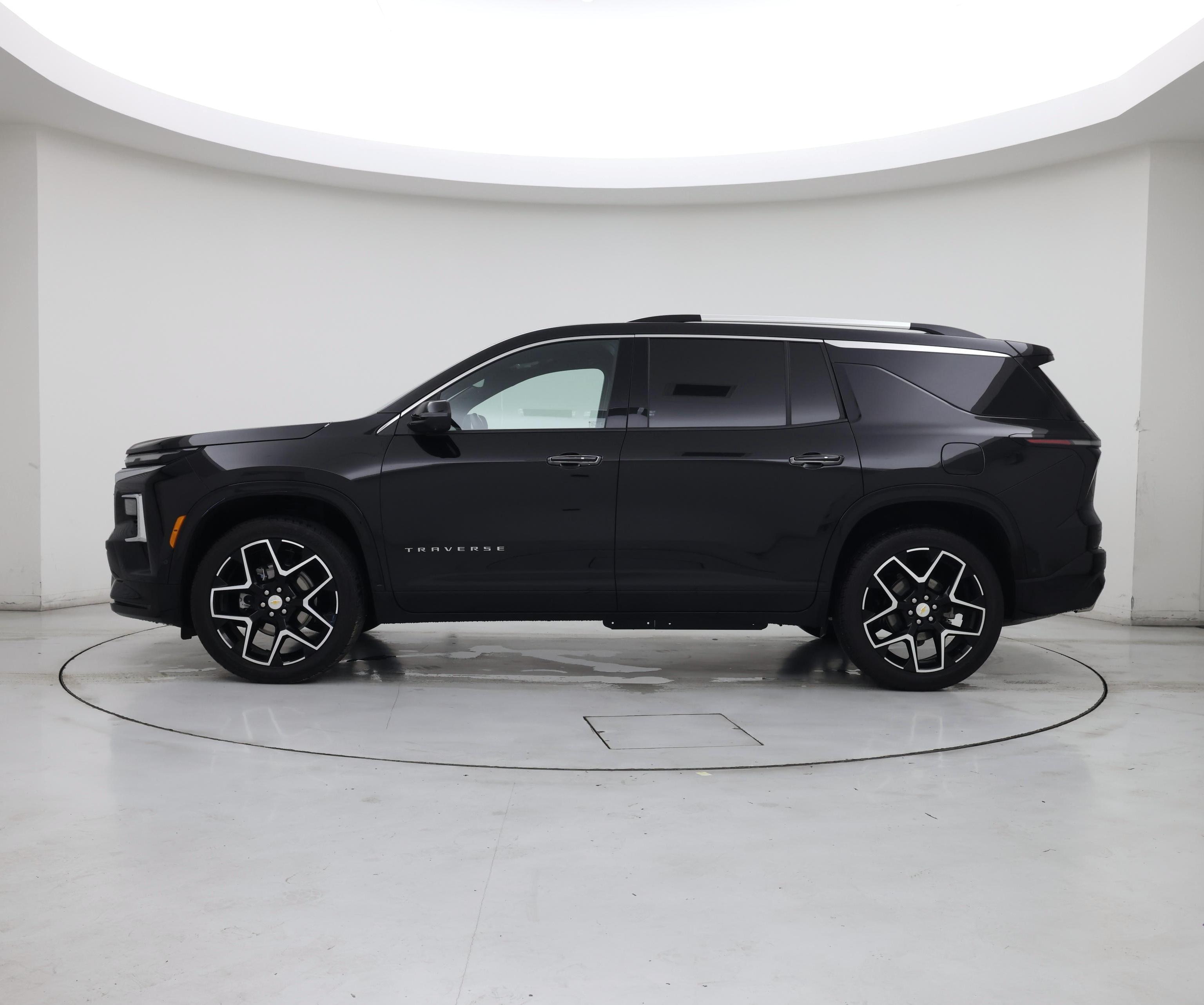 Thumbnail: 2025 Chevrolet Traverse - 3