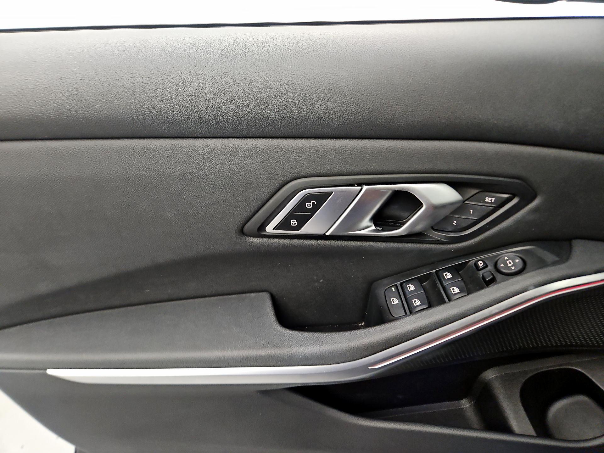 Thumbnail: 2021 BMW 3 Series - 12