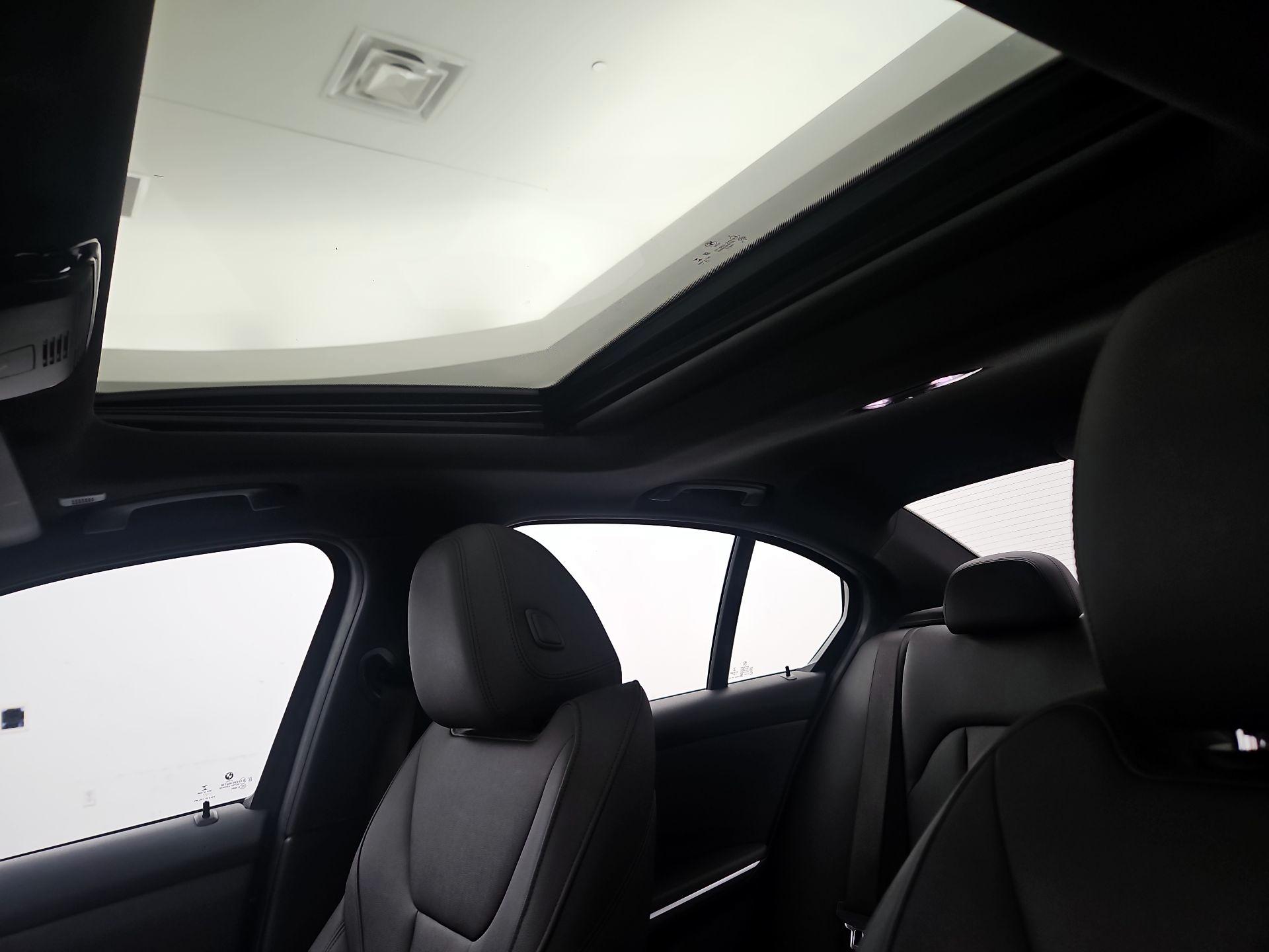 Thumbnail: 2021 BMW 3 Series - 18