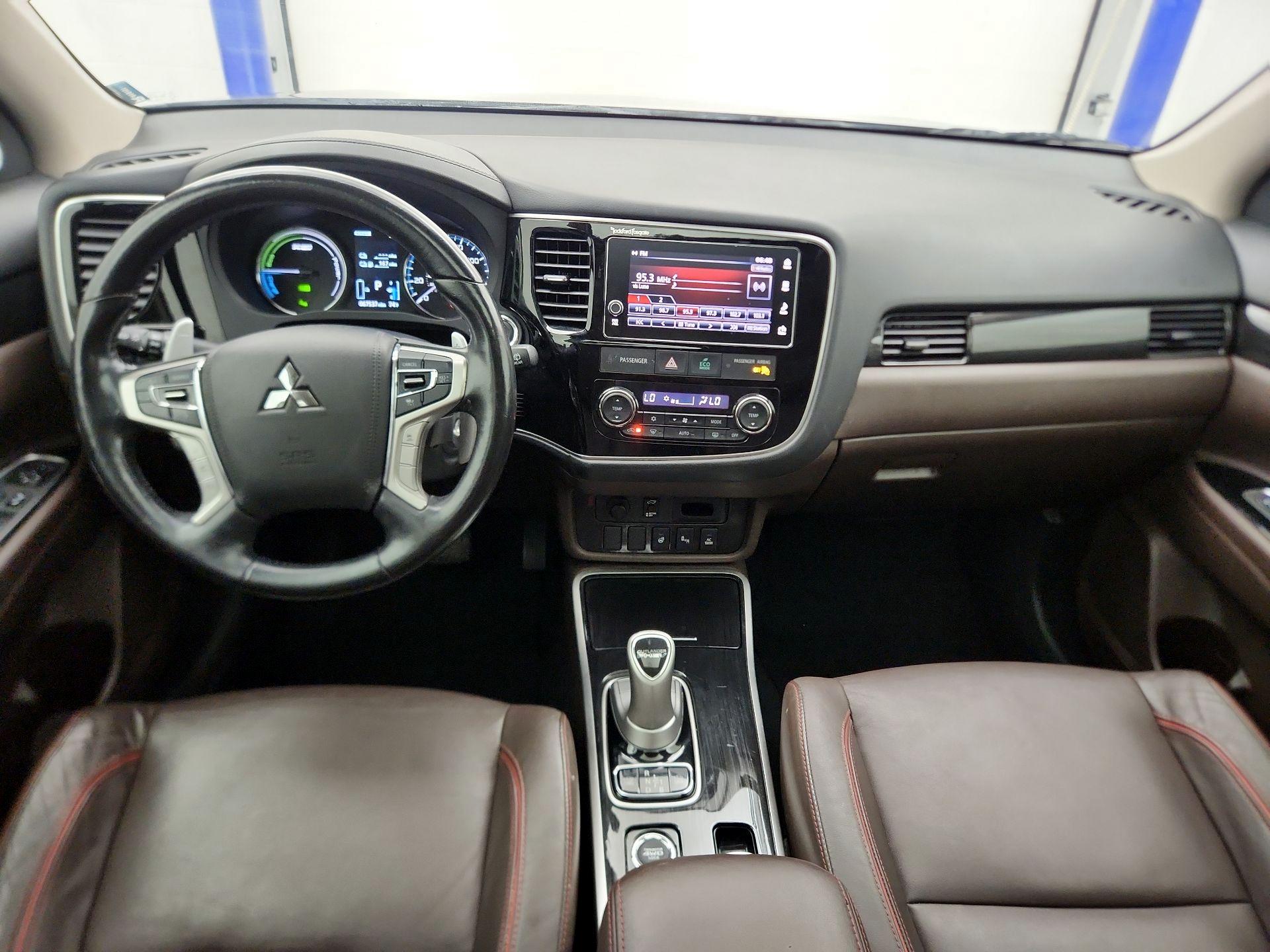 Thumbnail: 2018 Mitsubishi Outlander - 9