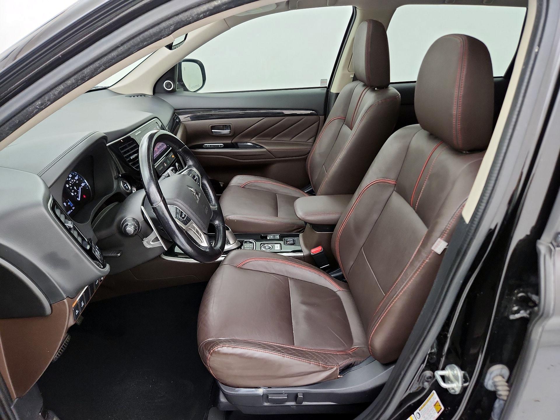 Thumbnail: 2018 Mitsubishi Outlander - 11