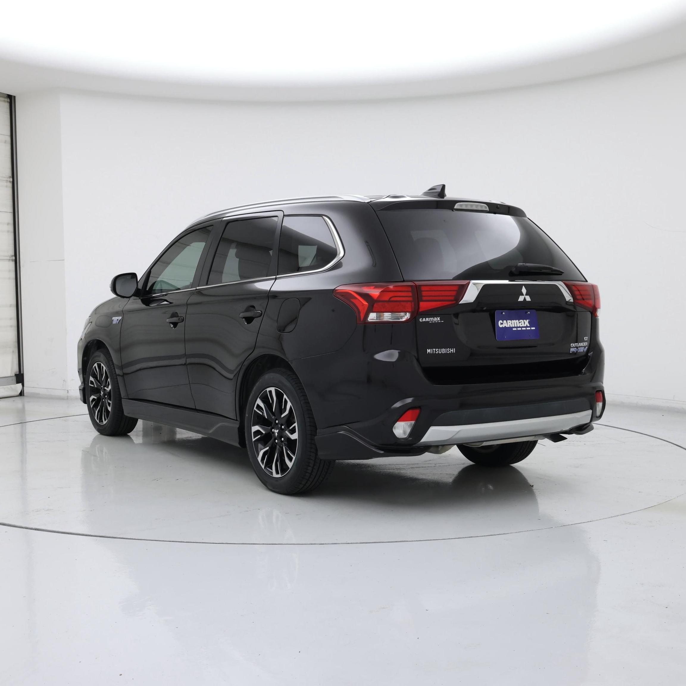Thumbnail: 2018 Mitsubishi Outlander - 2