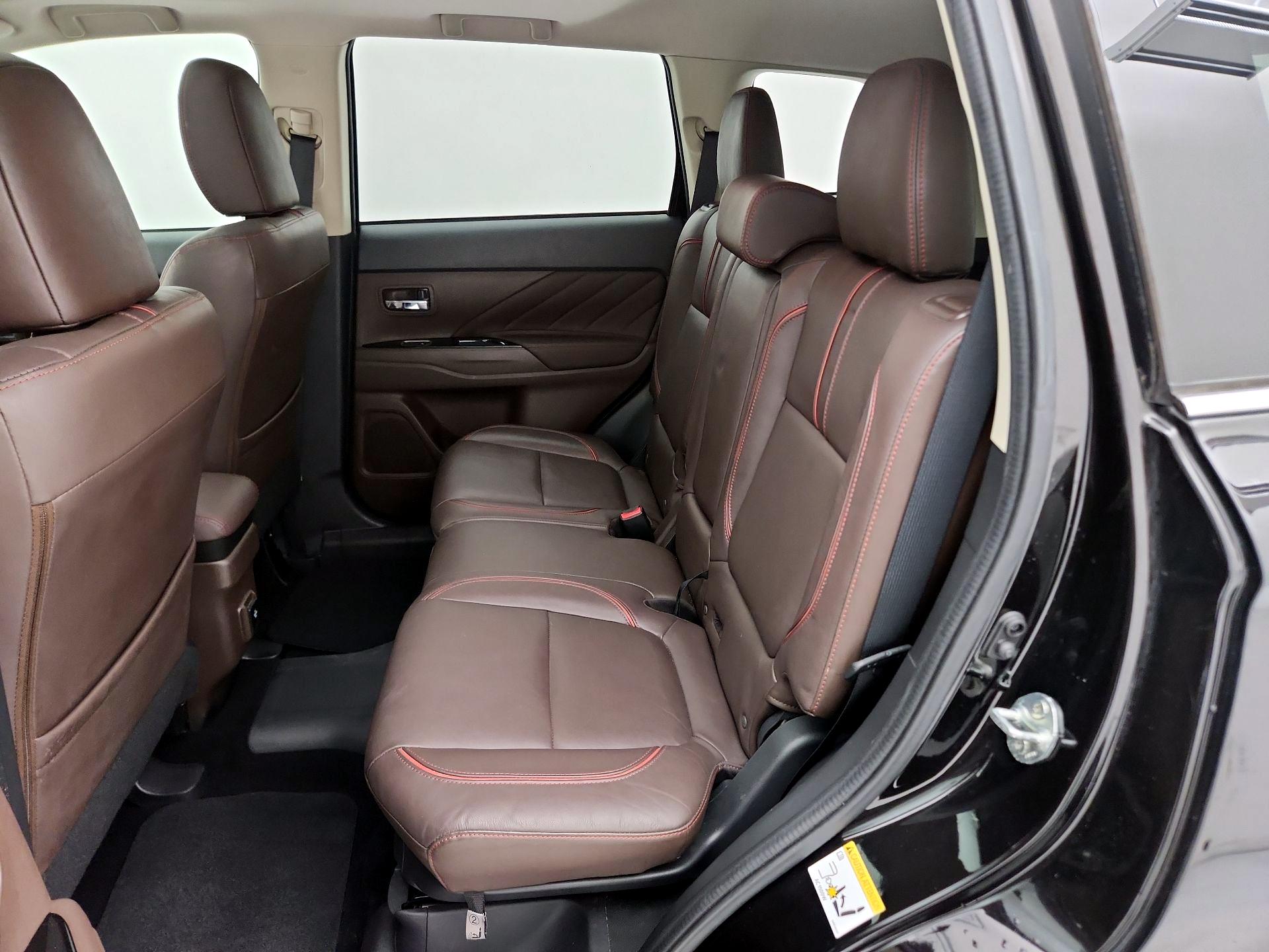 Thumbnail: 2018 Mitsubishi Outlander - 19