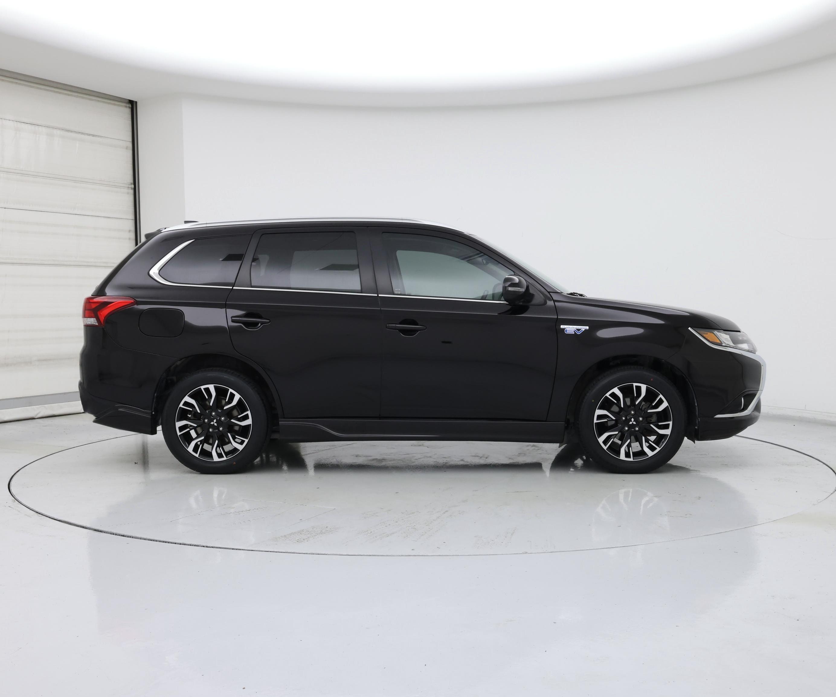 Thumbnail: 2018 Mitsubishi Outlander - 7