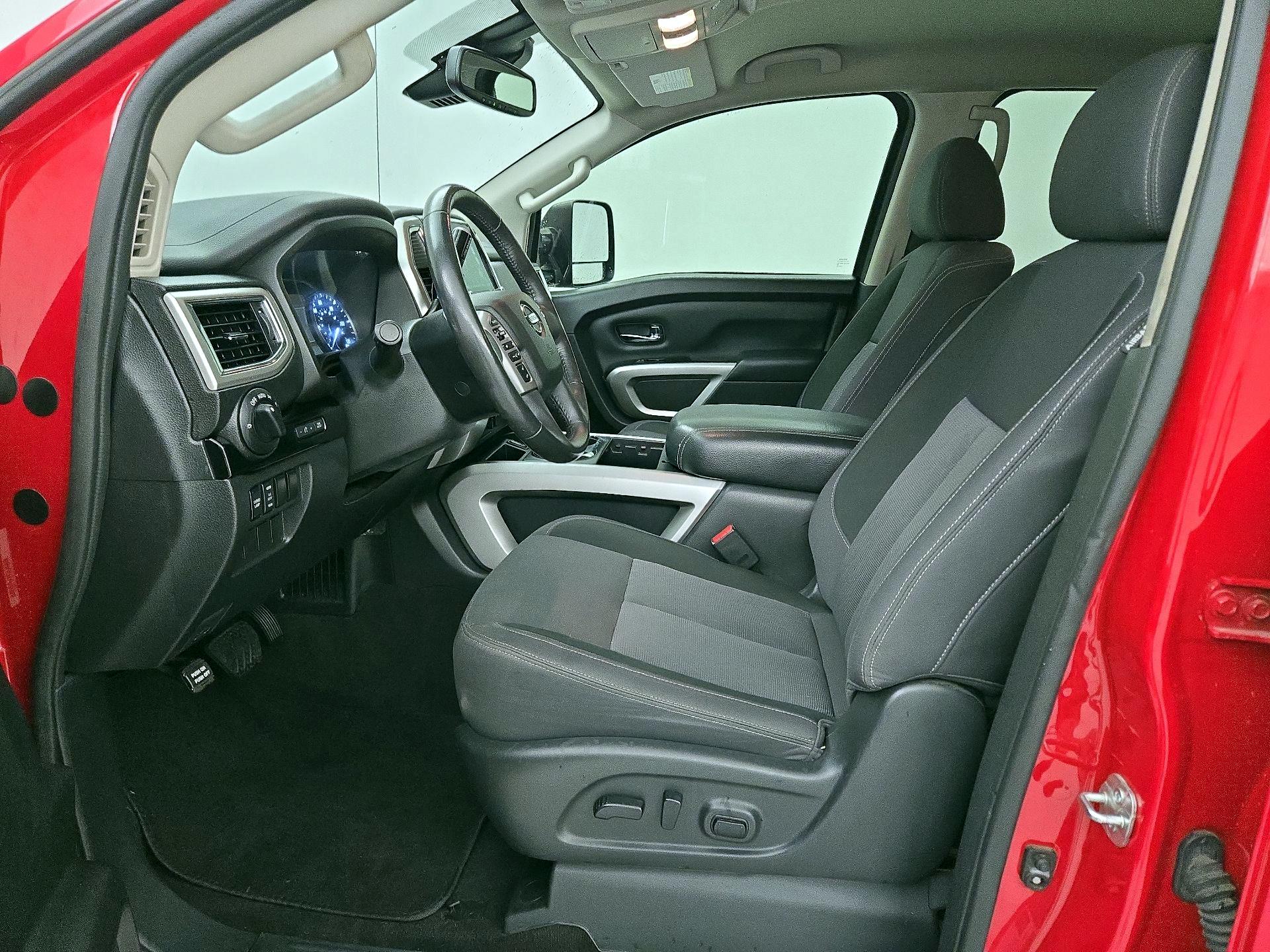 Thumbnail: 2020 Nissan Titan - 11