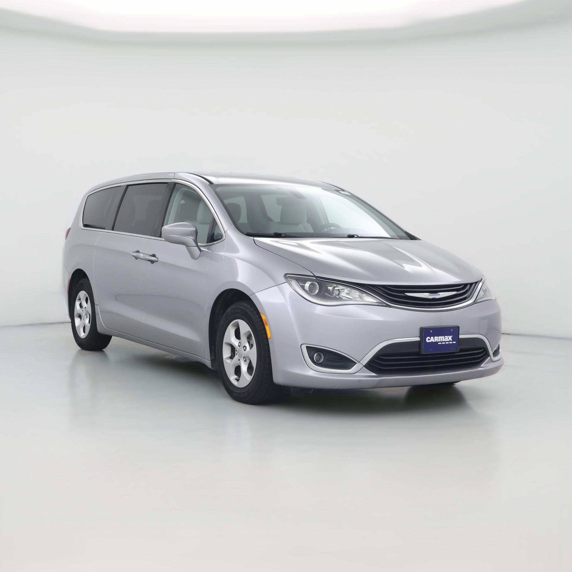 Thumbnail: 2018 Chrysler Pacifica - 1