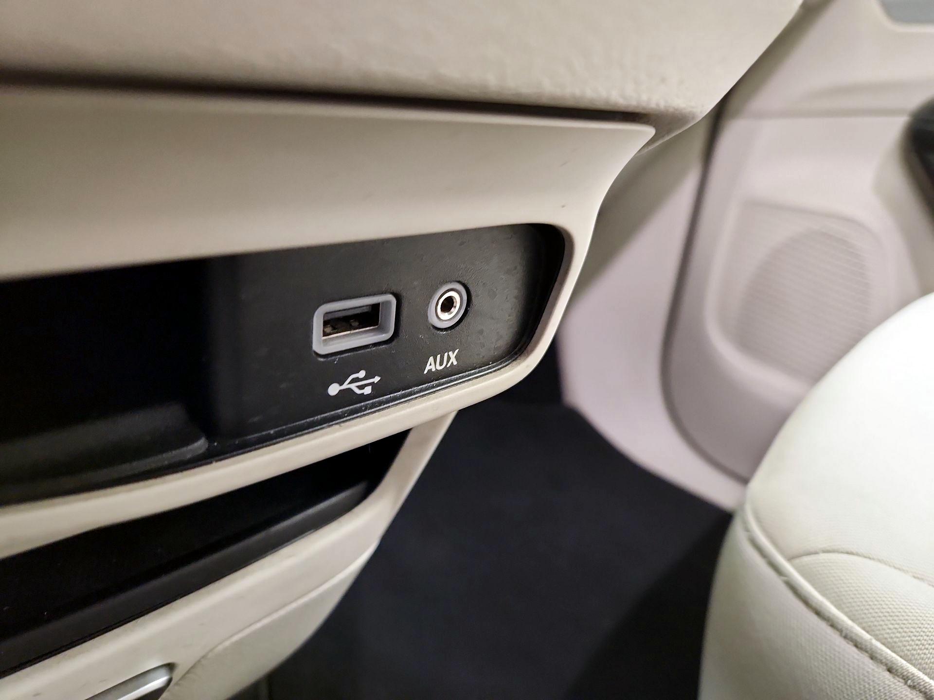 Thumbnail: 2018 Chrysler Pacifica - 18