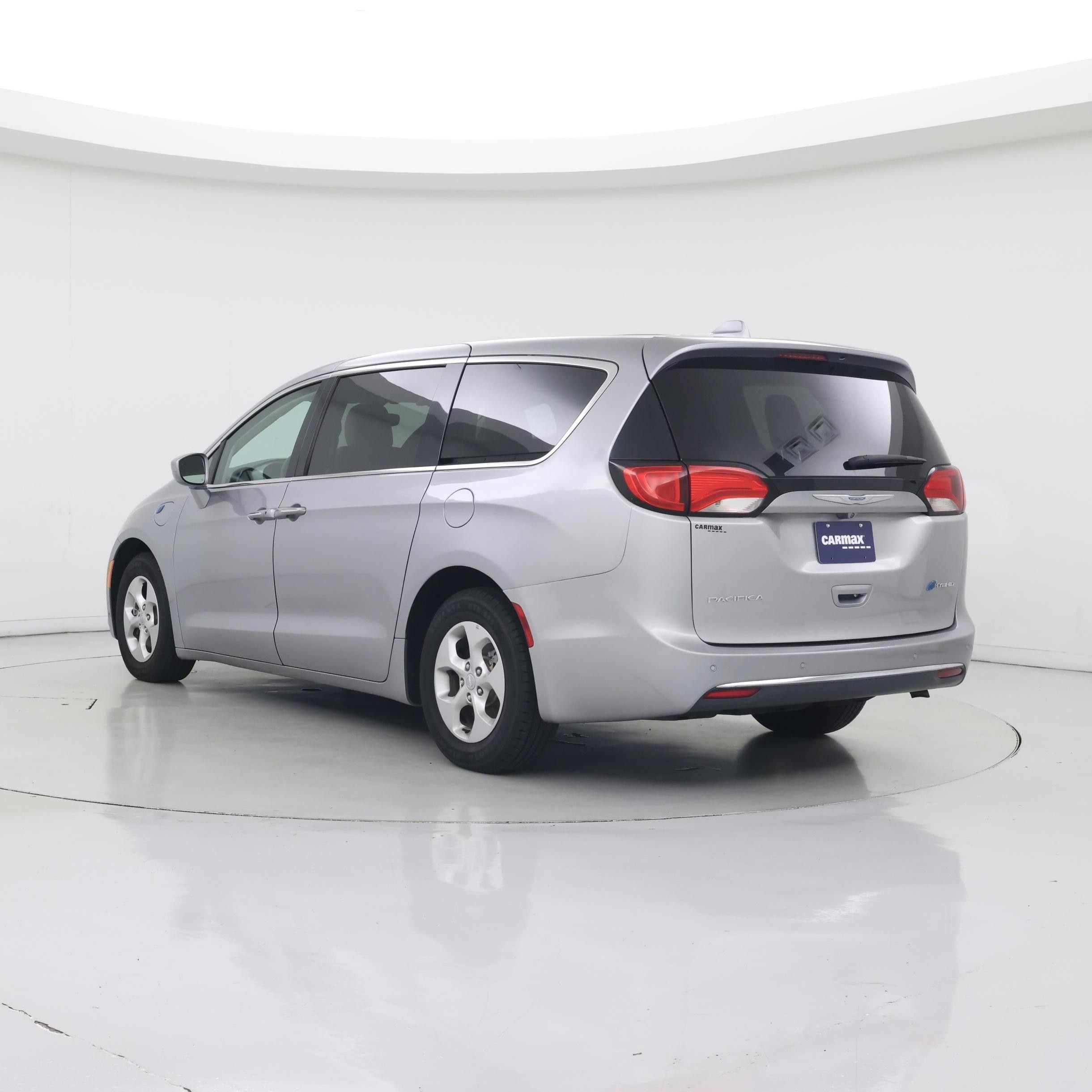 Thumbnail: 2018 Chrysler Pacifica - 2