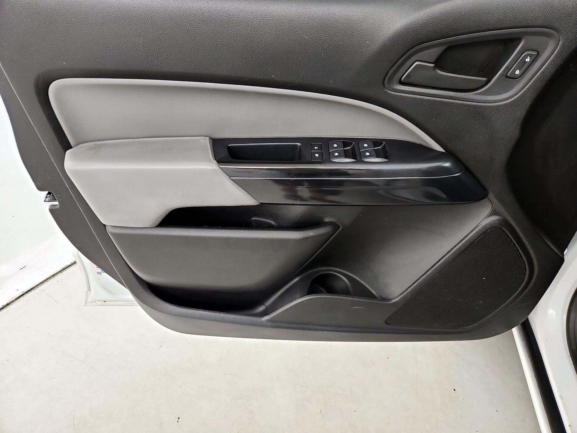 Thumbnail: 2018 Chevrolet Colorado - 12