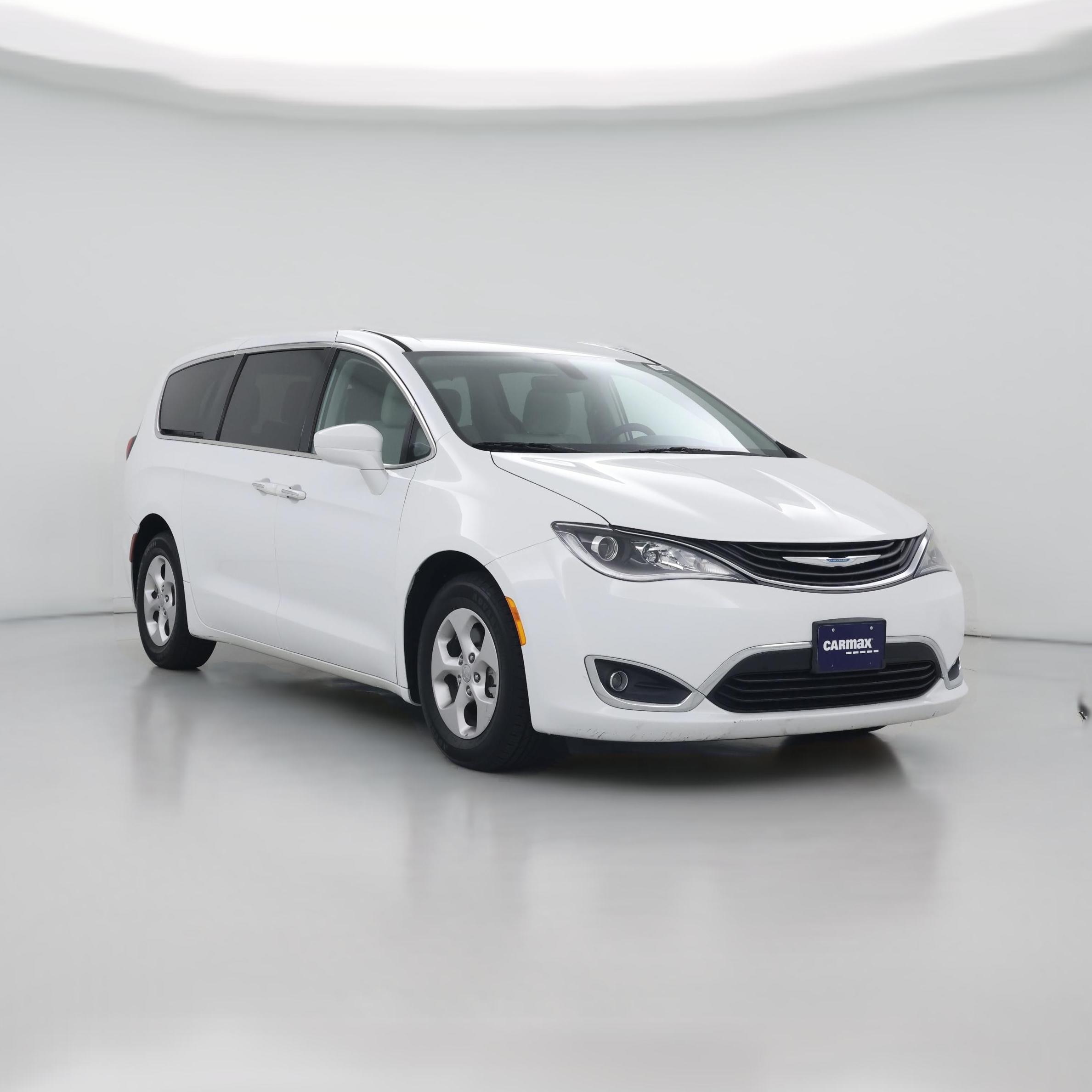 Thumbnail: 2018 Chrysler Pacifica - 1