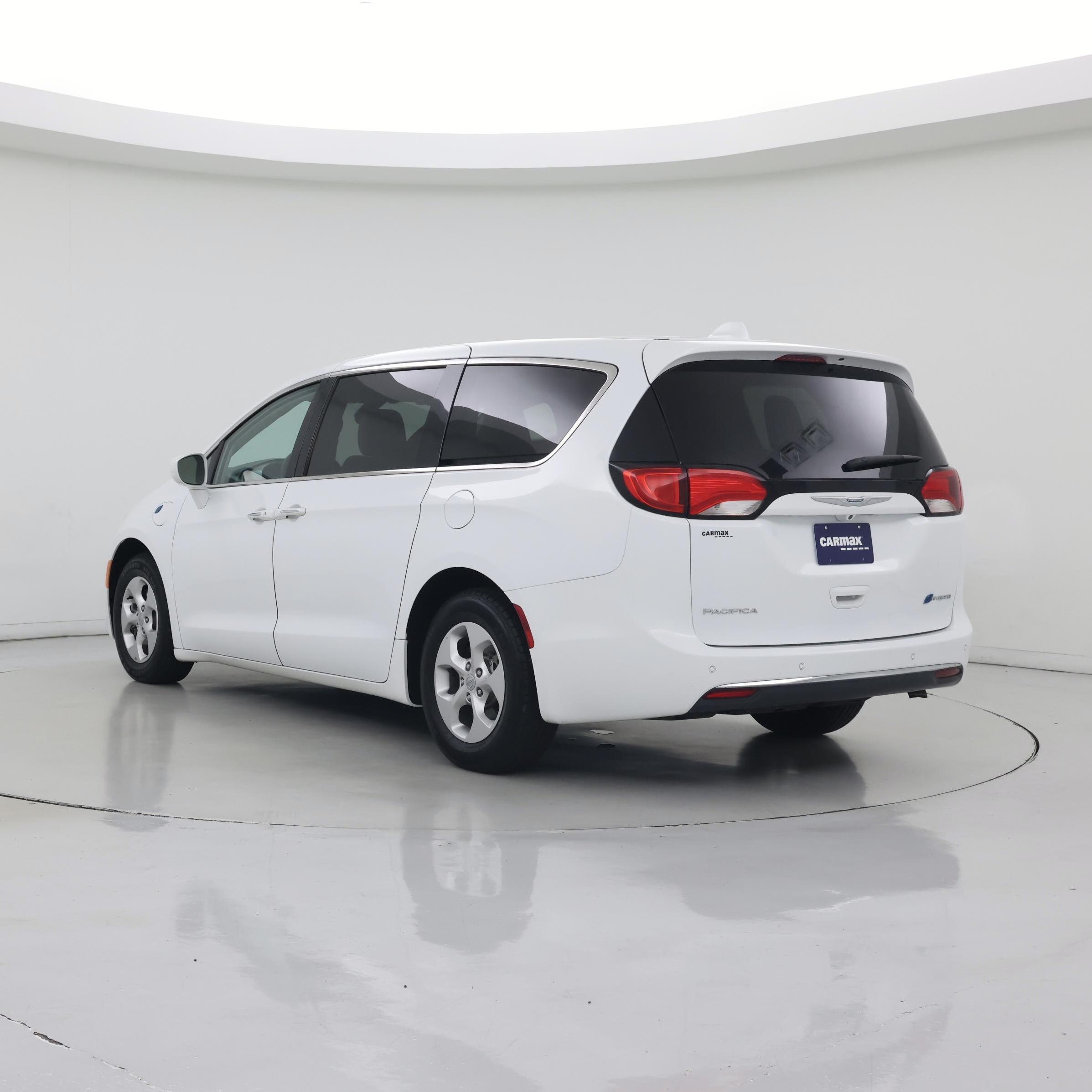 Thumbnail: 2018 Chrysler Pacifica - 2