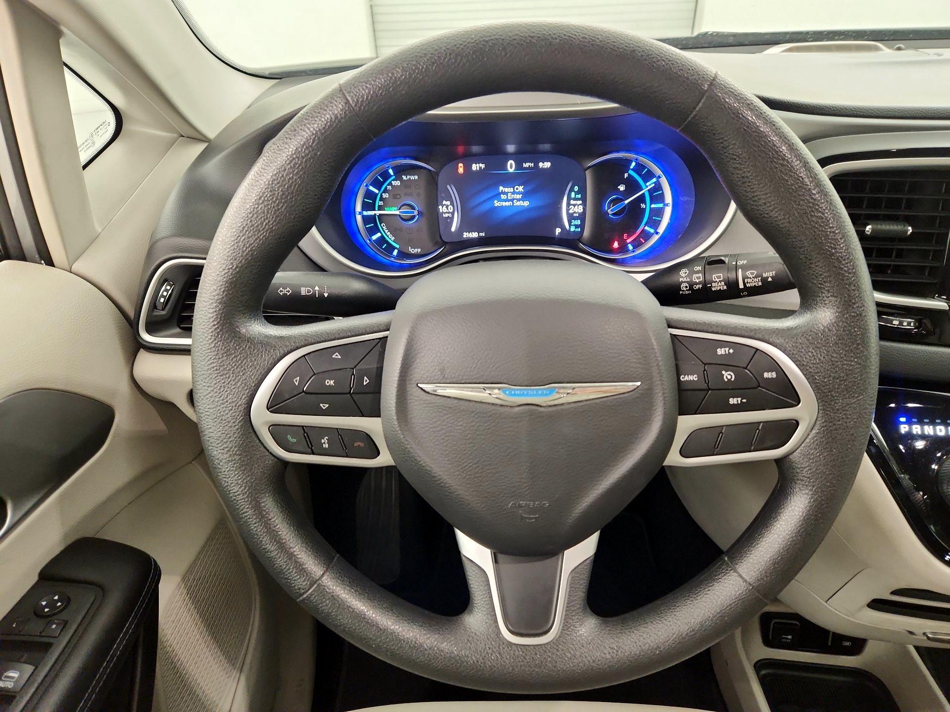 Thumbnail: 2018 Chrysler Pacifica - 10