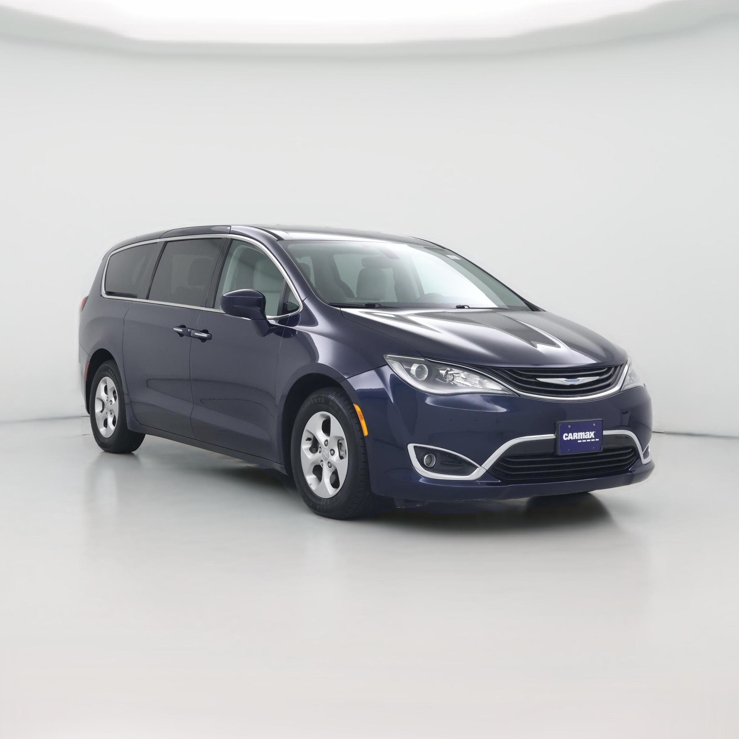 Thumbnail: 2018 Chrysler Pacifica - 1