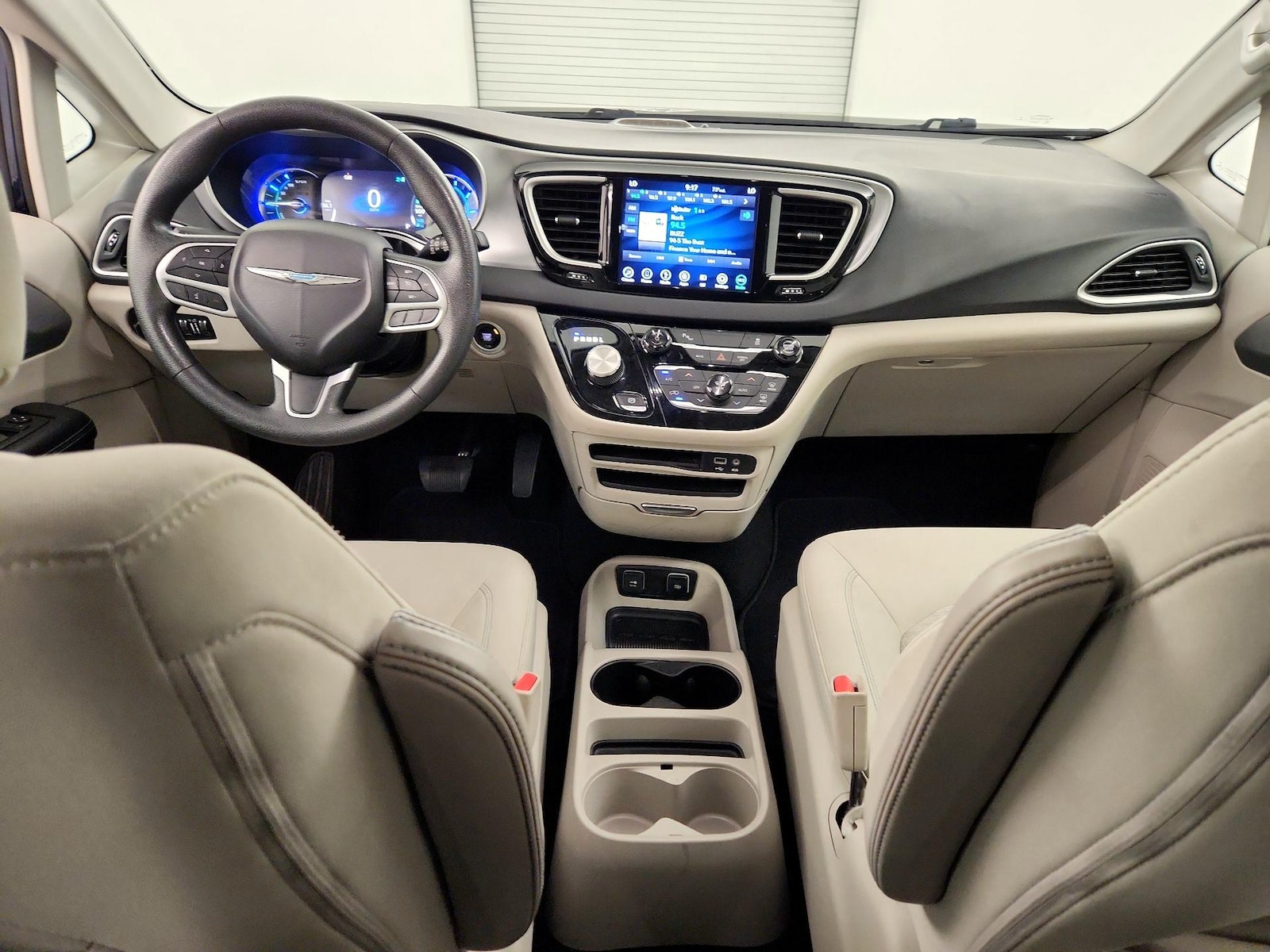 2018 Chrysler Pacifica Hybrid Touring Plus - Photo 10