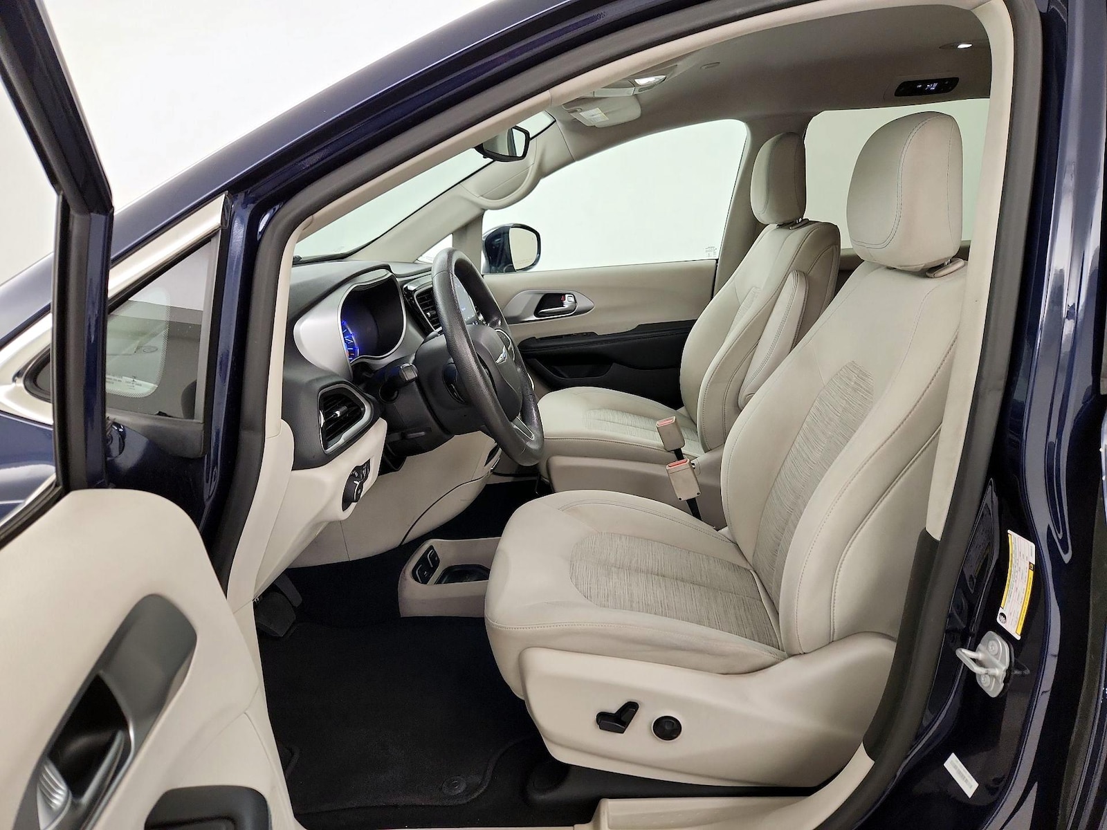 2018 Chrysler Pacifica Hybrid Touring Plus - Photo 12