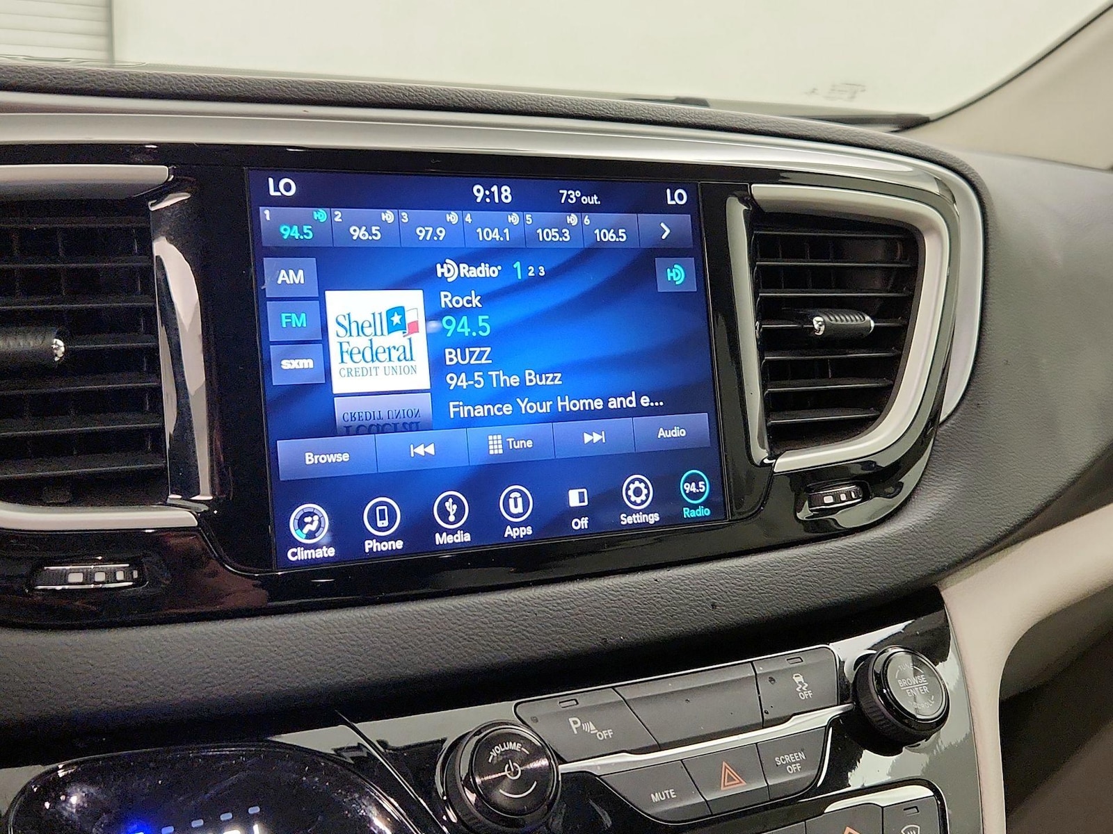 2018 Chrysler Pacifica Hybrid Touring Plus - Photo 16