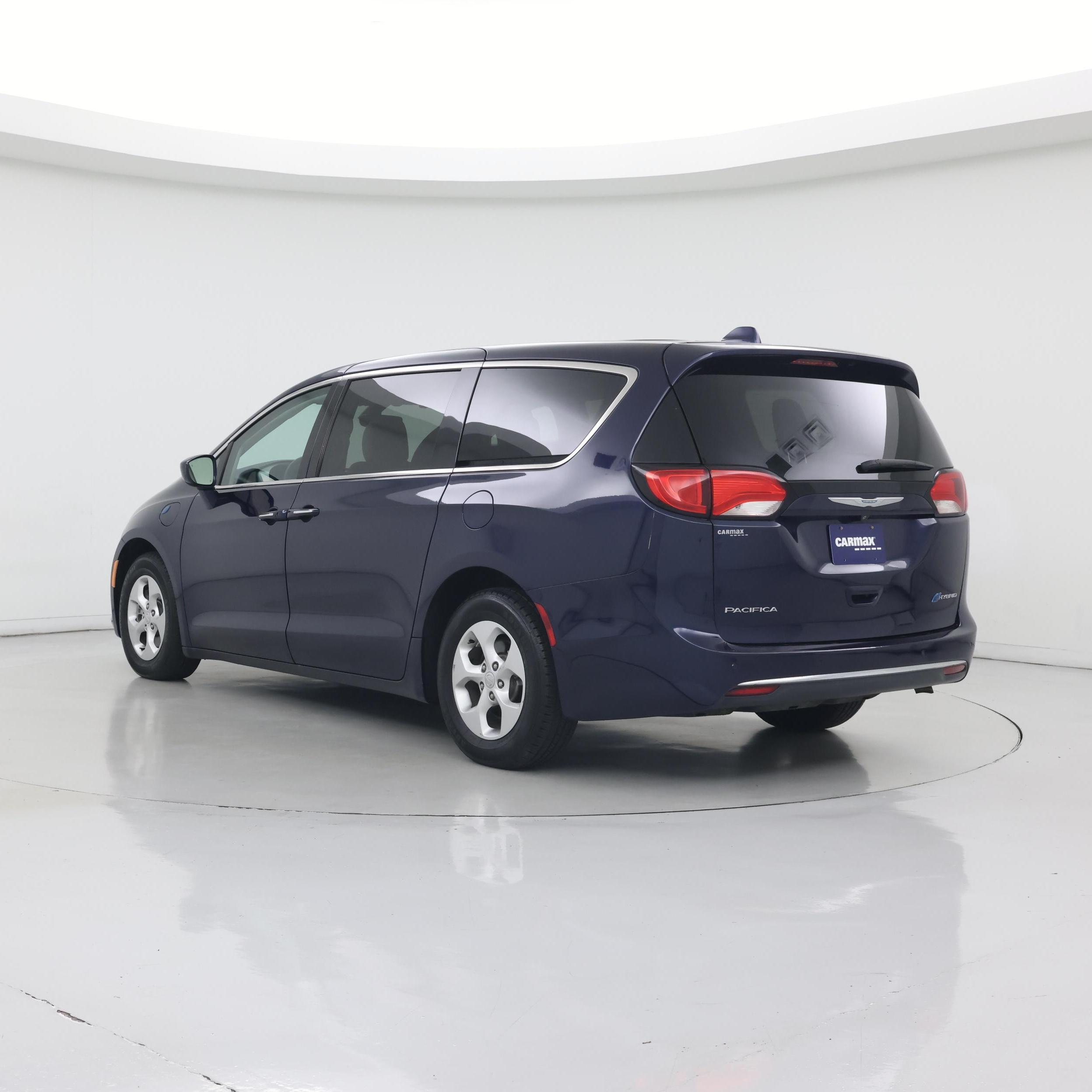 Thumbnail: 2018 Chrysler Pacifica - 2