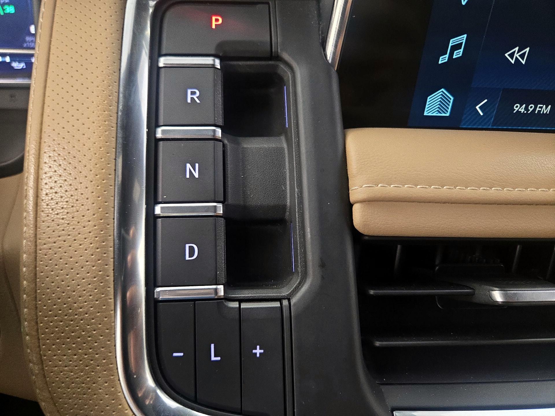 Thumbnail: 2023 Chevrolet Tahoe - 18