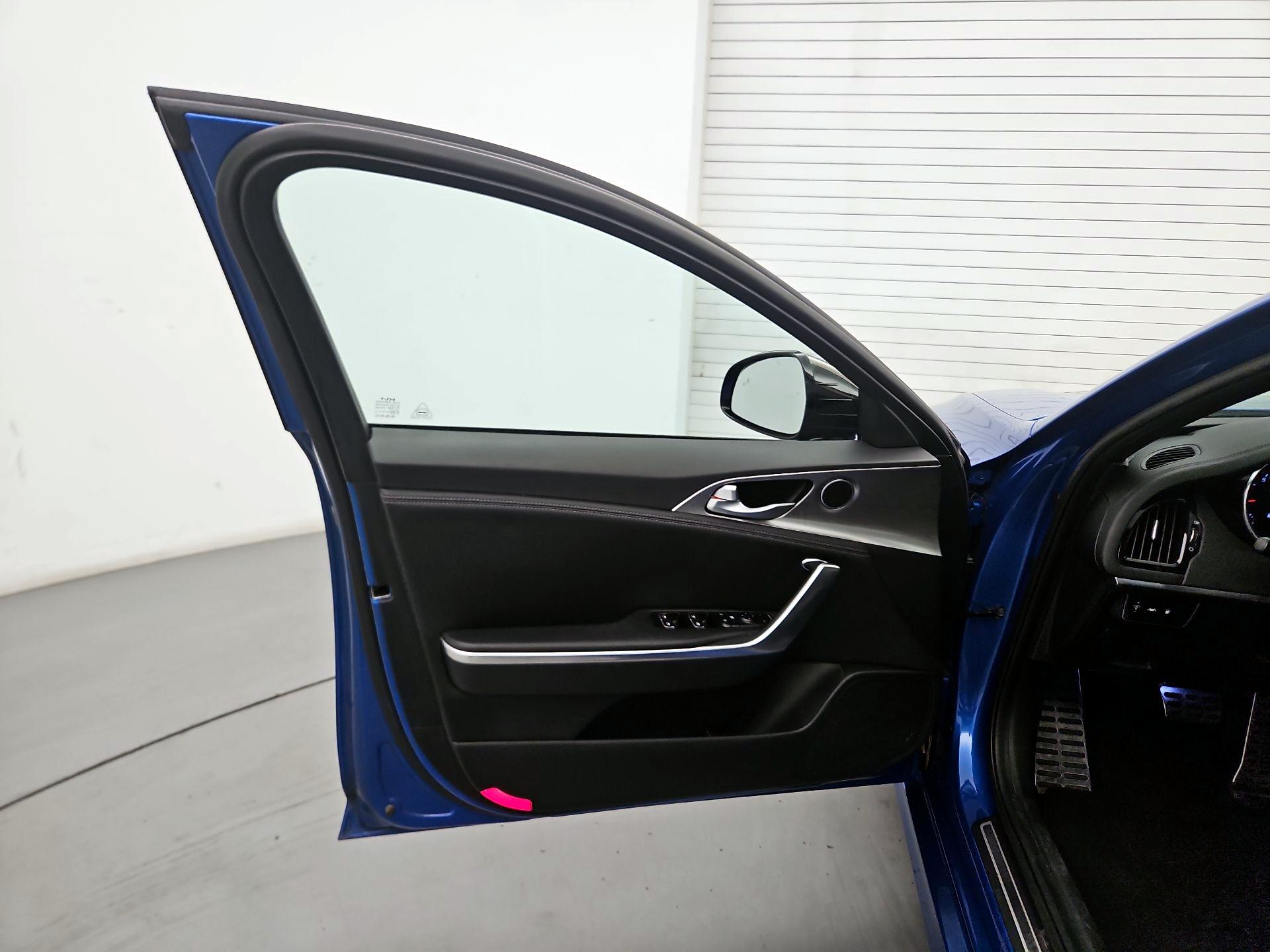 Thumbnail: 2022 Kia Stinger - 12