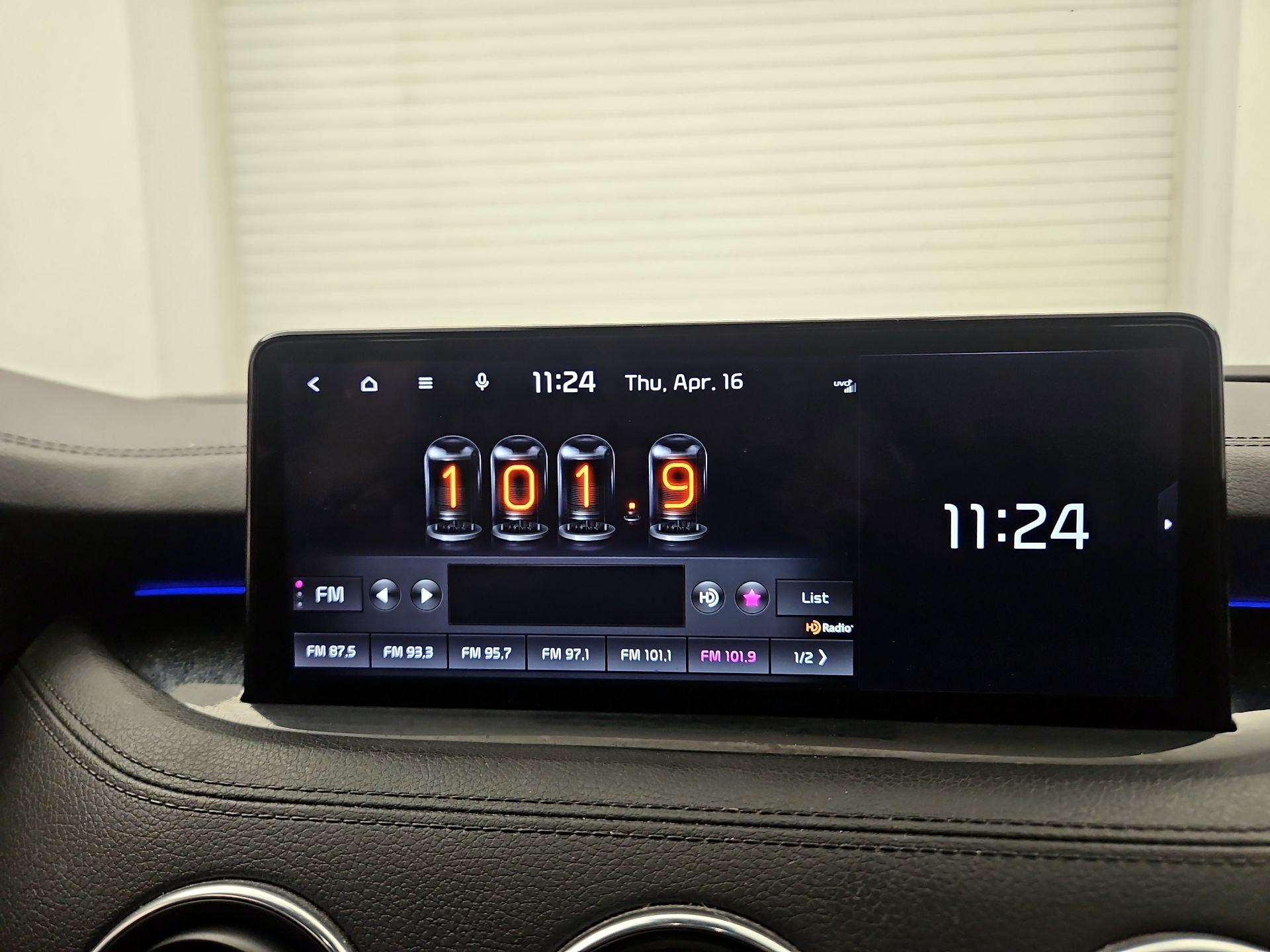 Thumbnail: 2022 Kia Stinger - 15