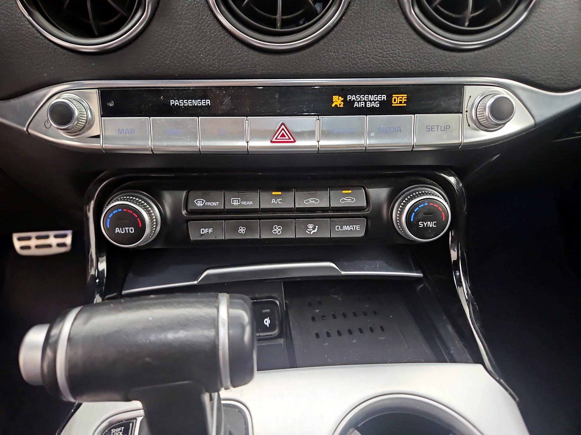 Thumbnail: 2022 Kia Stinger - 16