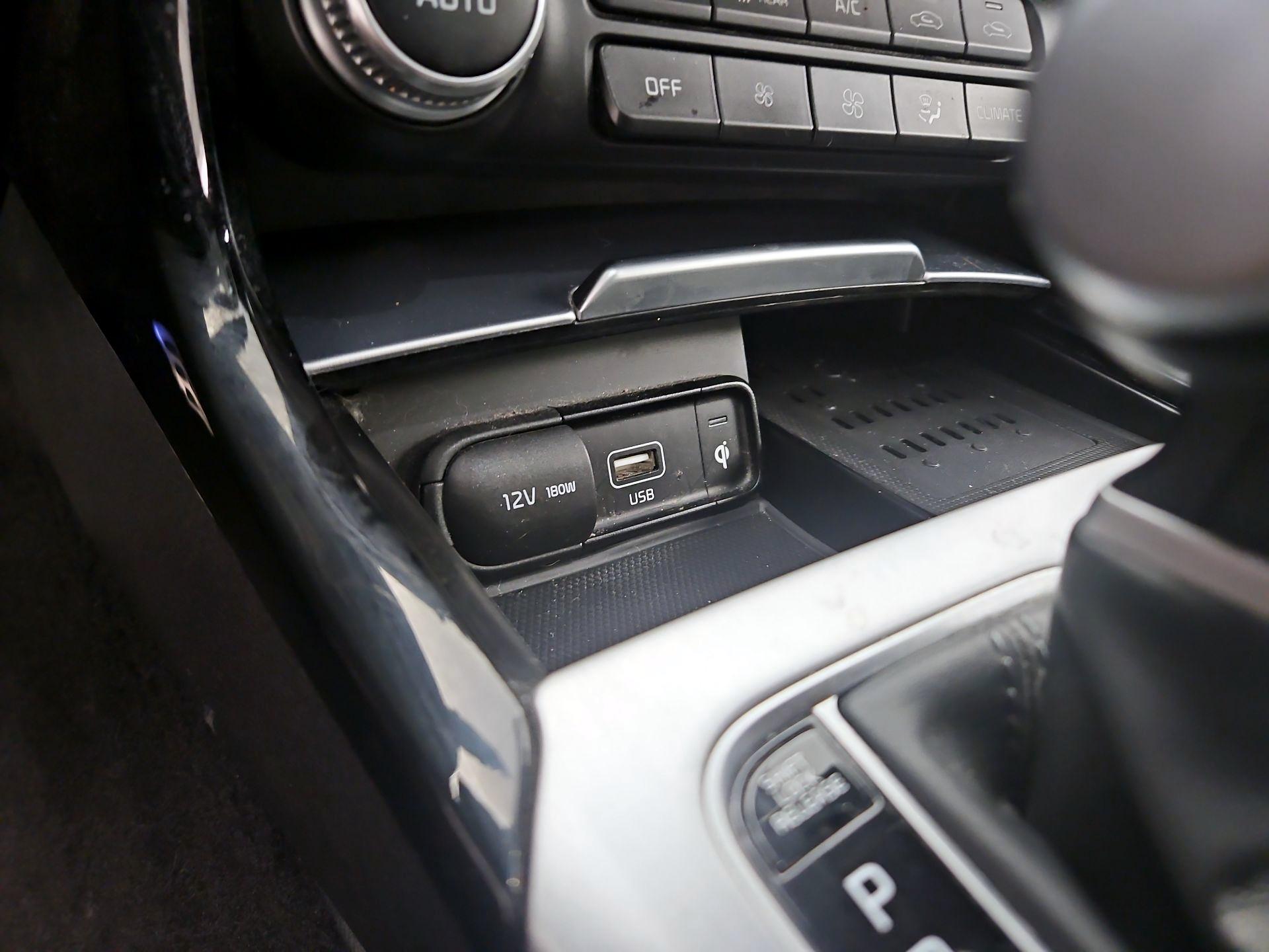 Thumbnail: 2022 Kia Stinger - 18