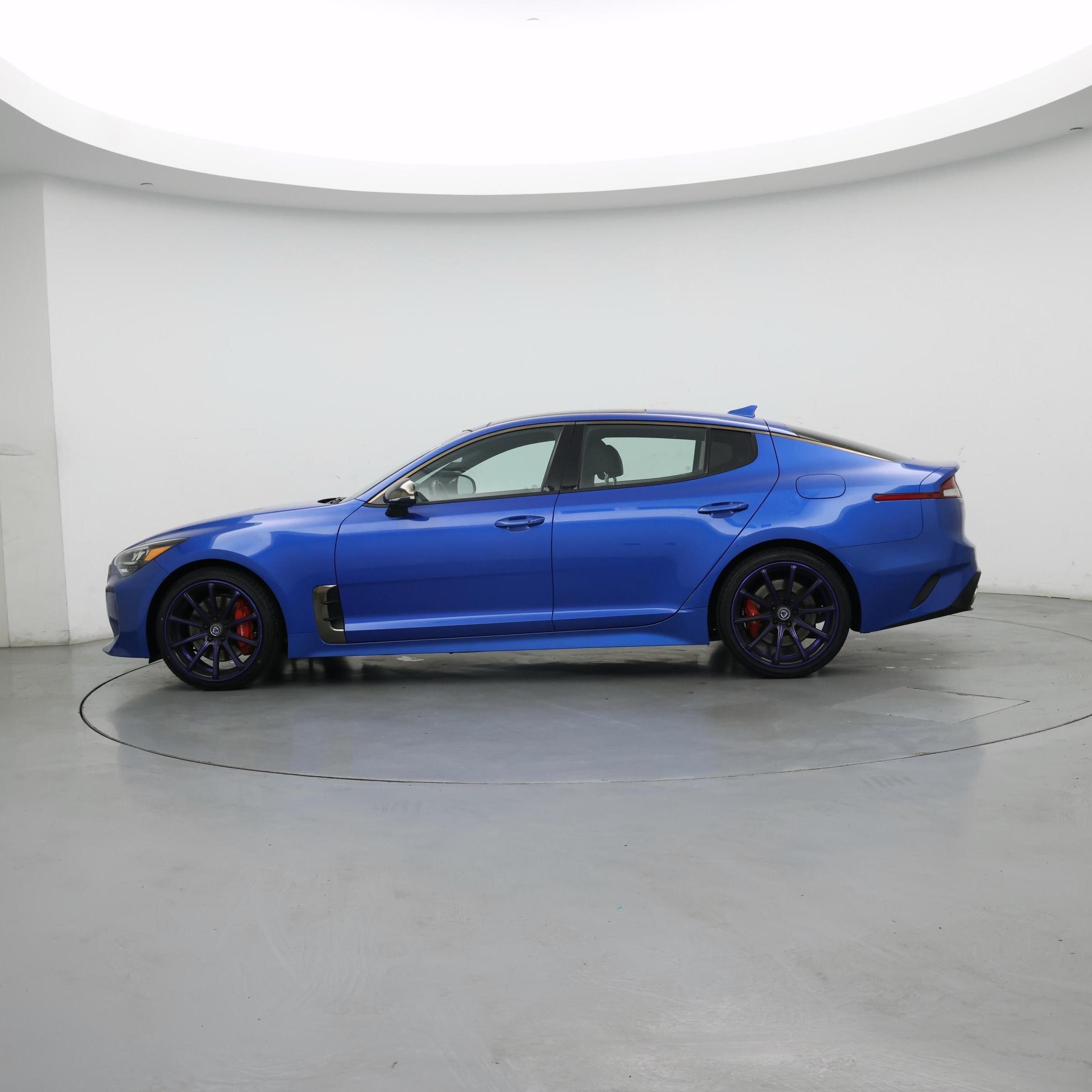 Thumbnail: 2022 Kia Stinger - 3