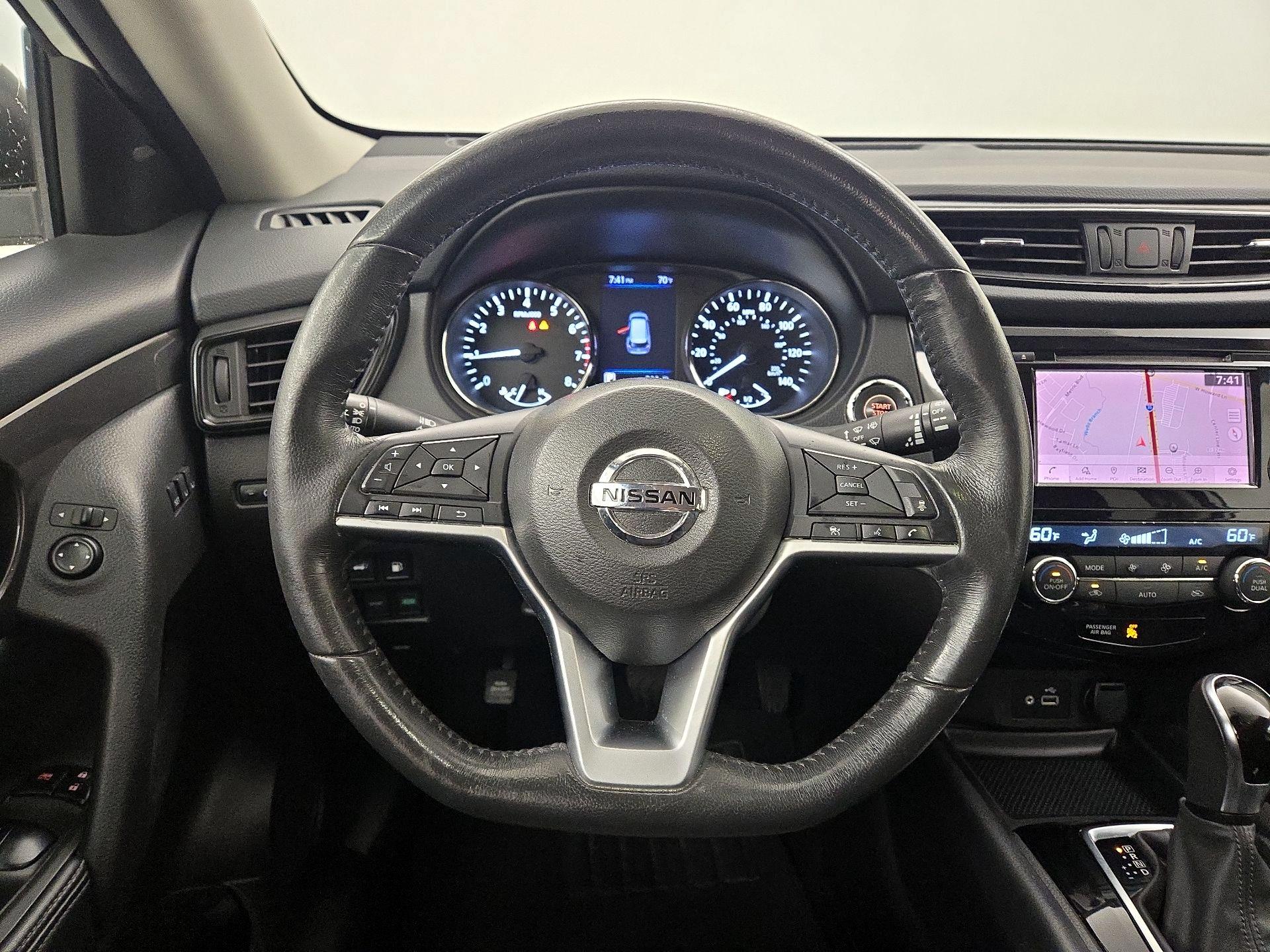 Thumbnail: 2018 Nissan Rogue - 10