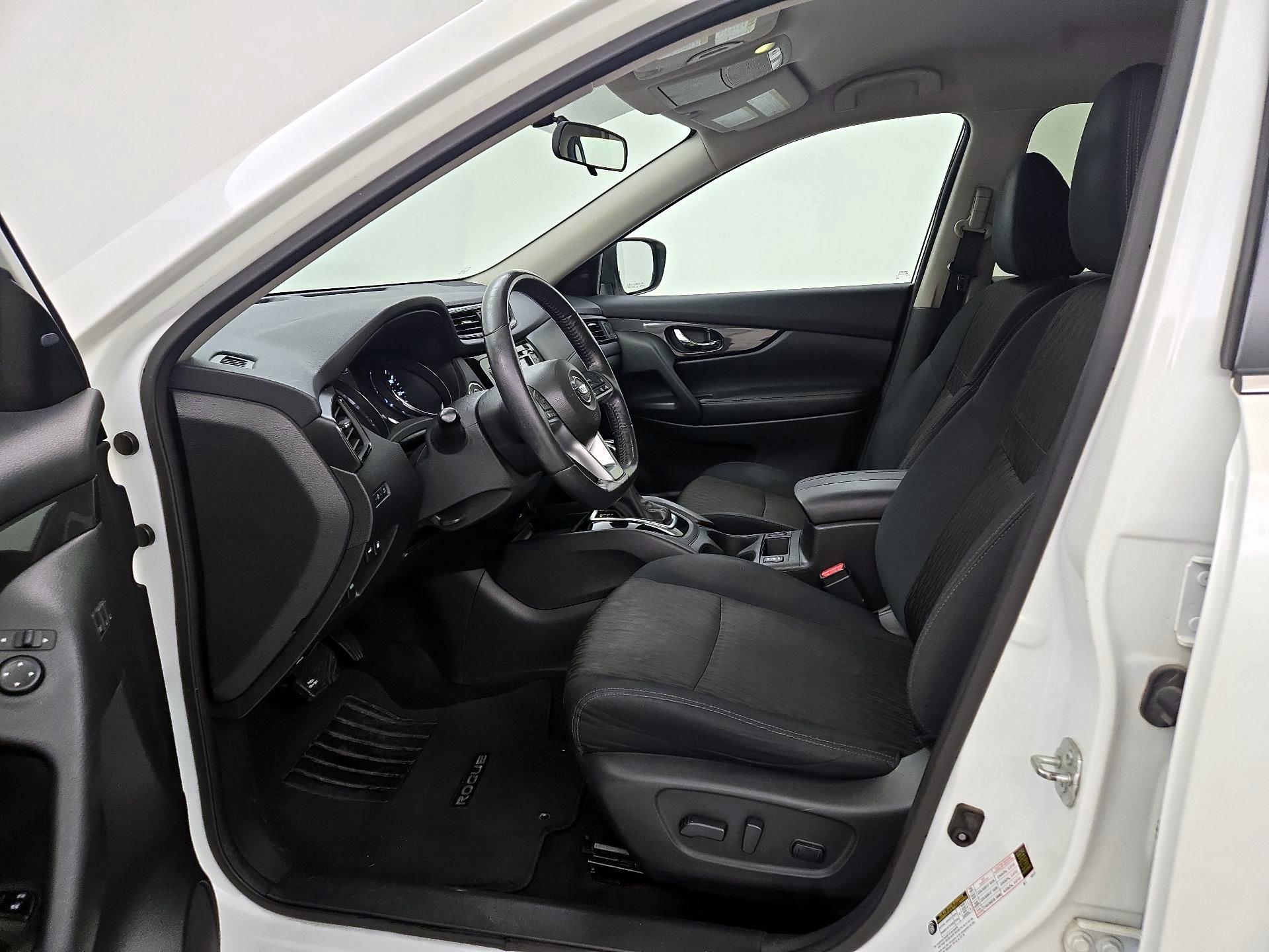 Thumbnail: 2018 Nissan Rogue - 11