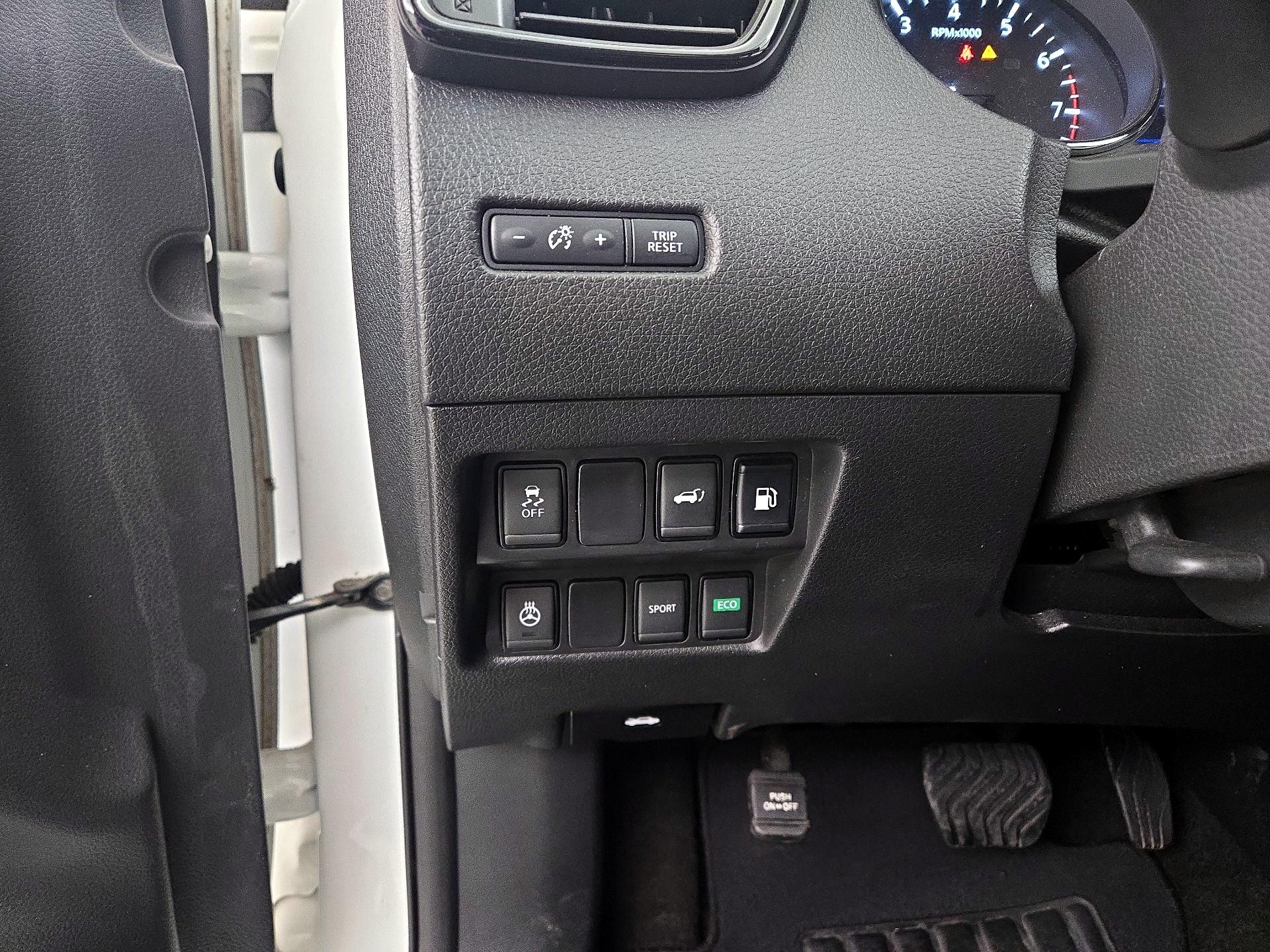 Thumbnail: 2018 Nissan Rogue - 13