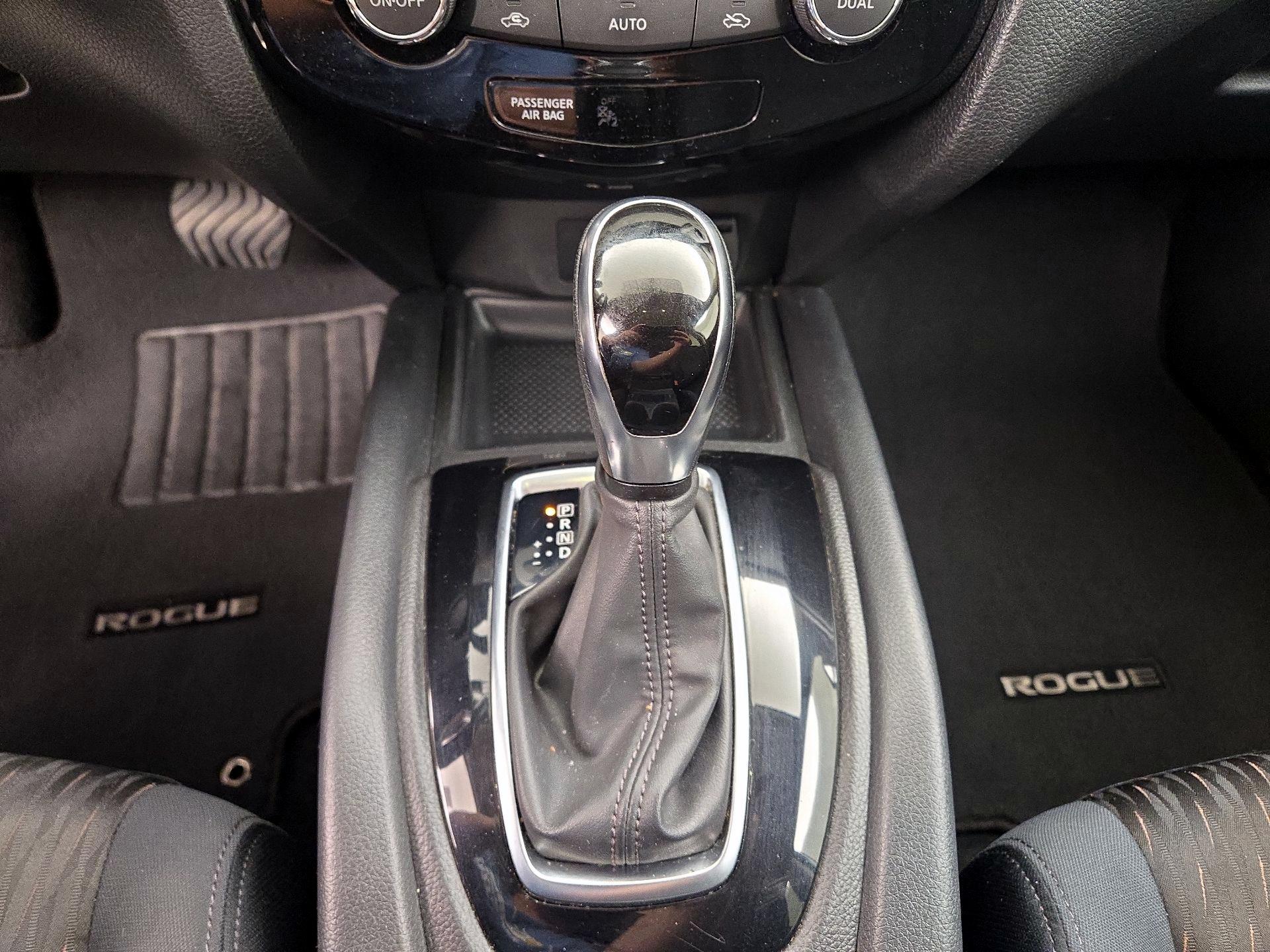 Thumbnail: 2018 Nissan Rogue - 18