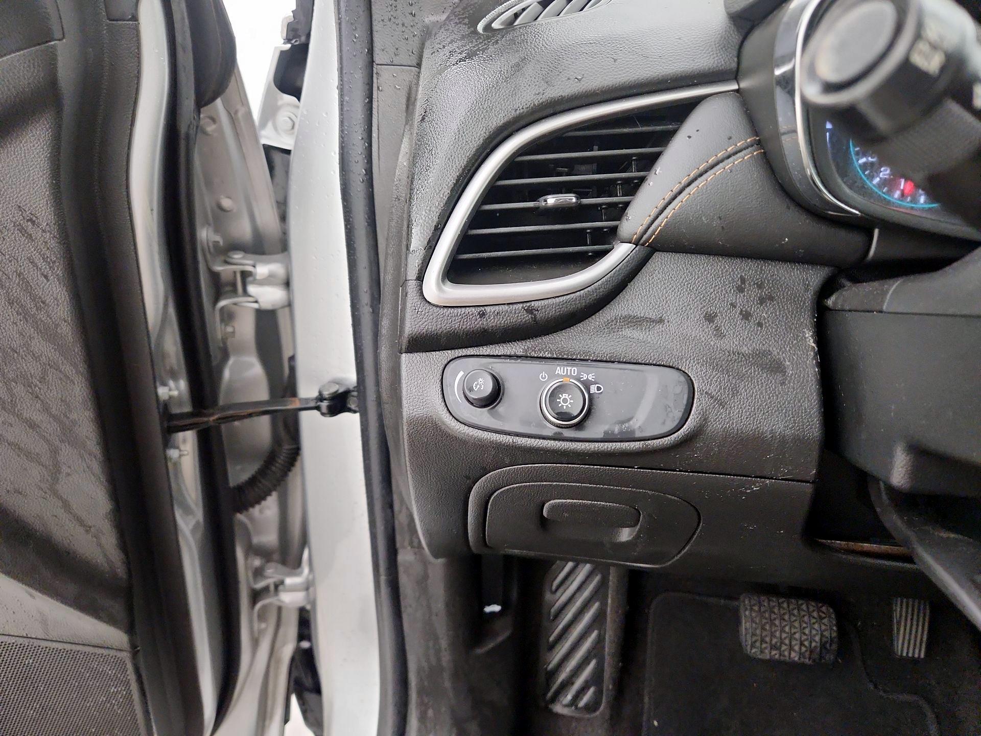 Thumbnail: 2019 Chevrolet Trax - 13