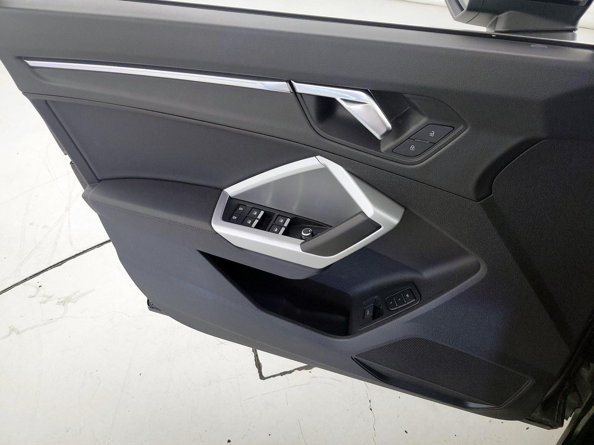 Thumbnail: 2022 Audi Q3 - 12